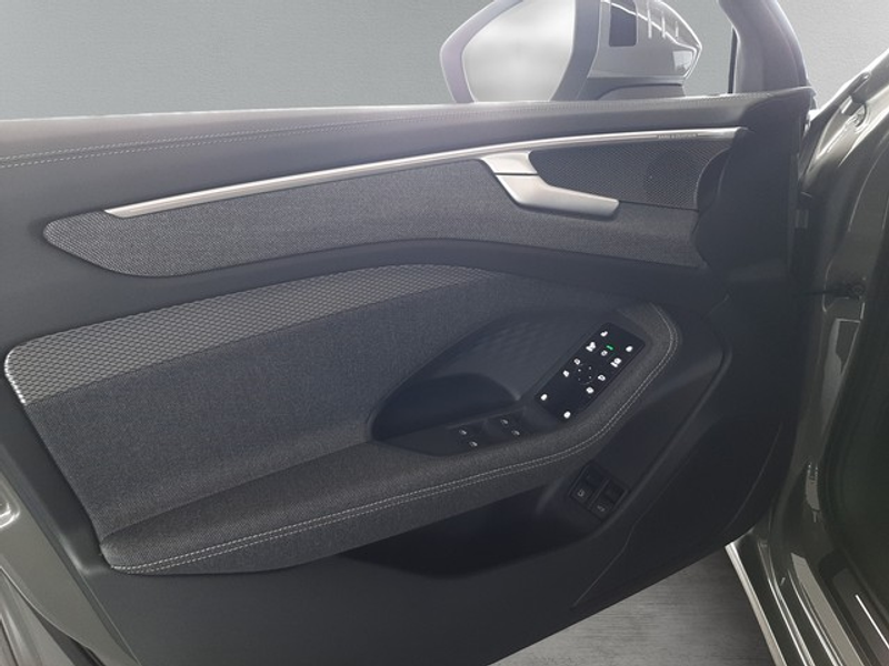 Audi A6 Avant e-hybrid quattro Tech+ 20" AHK Navi — photo 13