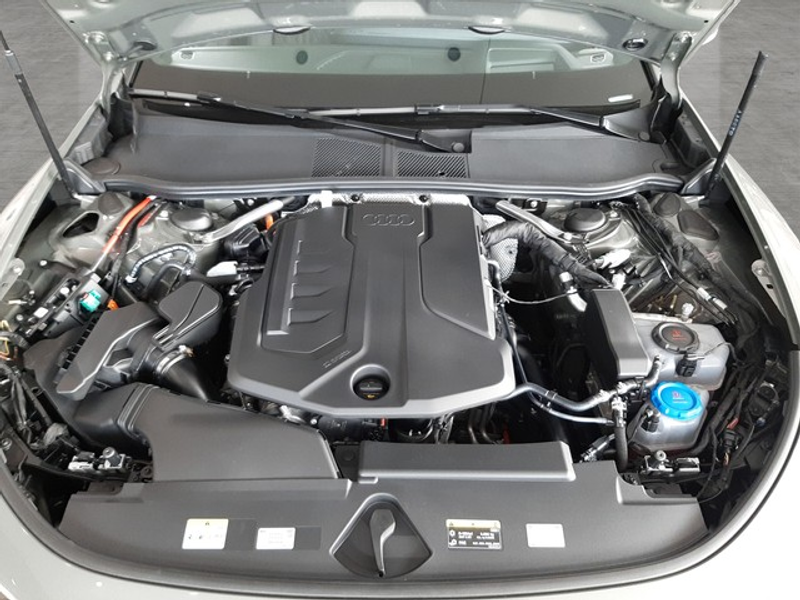 Audi A6 Avant e-hybrid quattro Tech+ 20" AHK Navi — photo 15