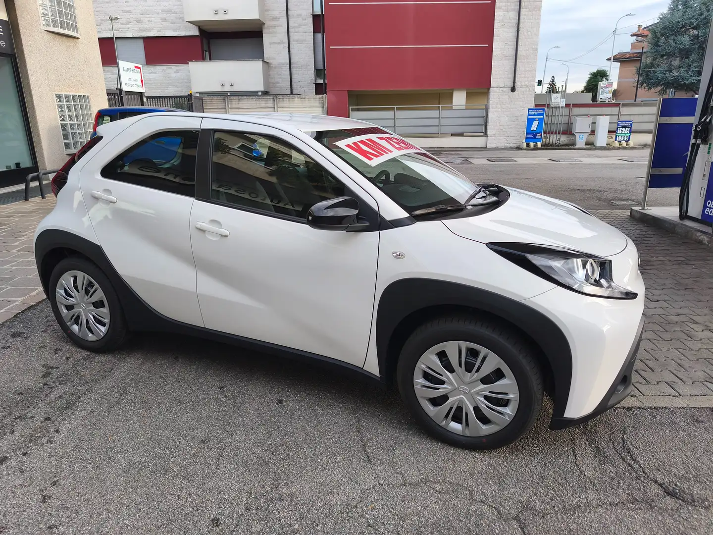 Toyota Aygo X 1.0 VVT-I 72CV ACTIVE 5 PORTE KM ZERO Bianco - 2