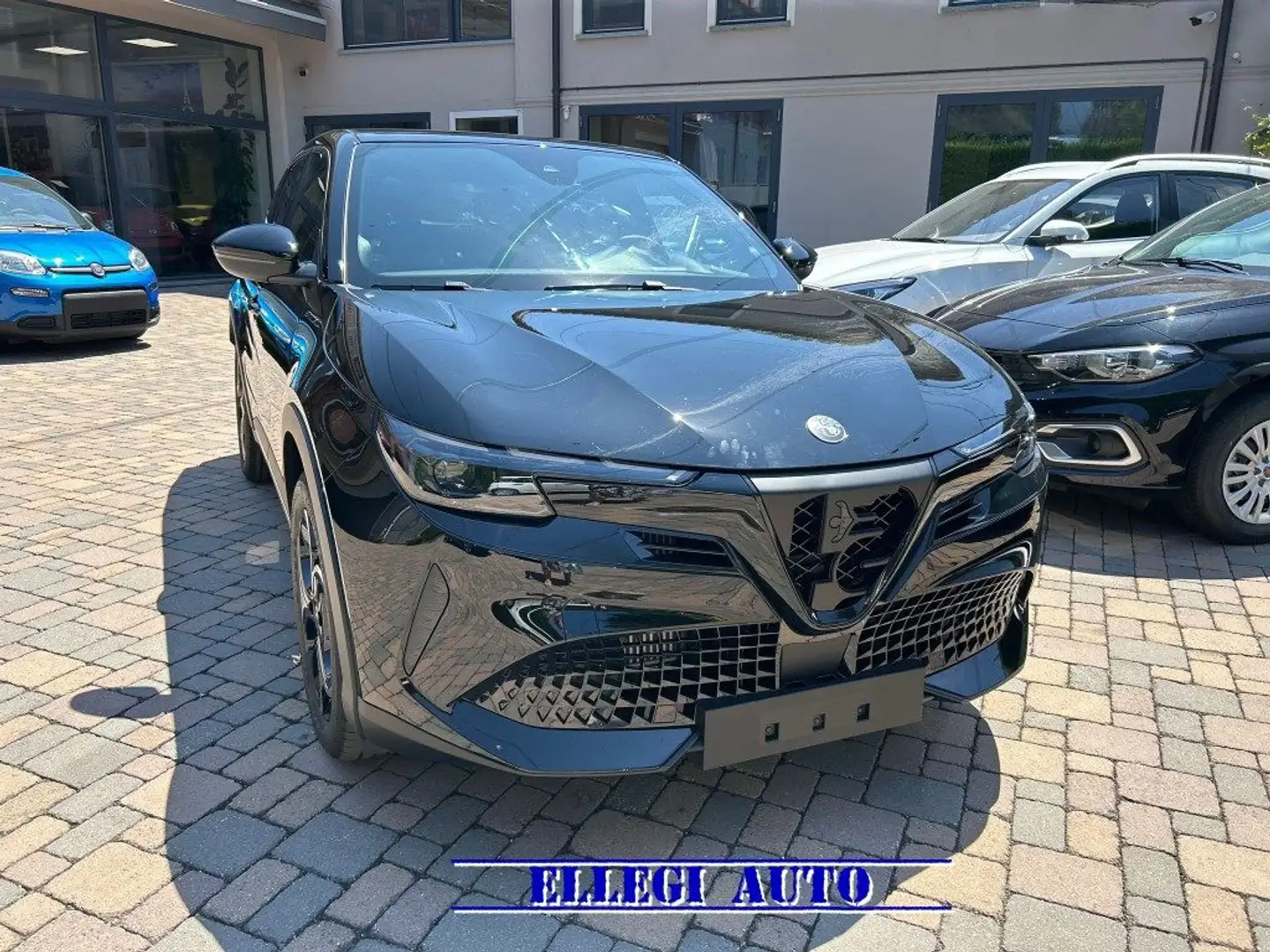 Alfa Romeo Junior PROMO FIN.1.2 145 CV Hybrid eDCT6 Speciale KM 0 Nero - 2