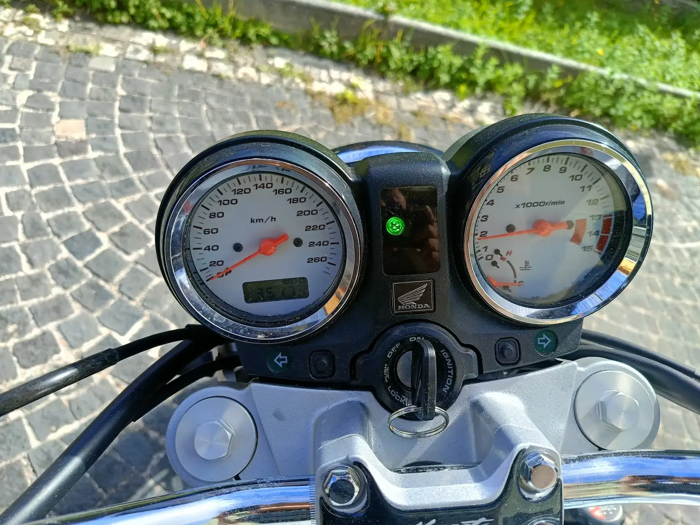 Honda Hornet 600 Biały - 1