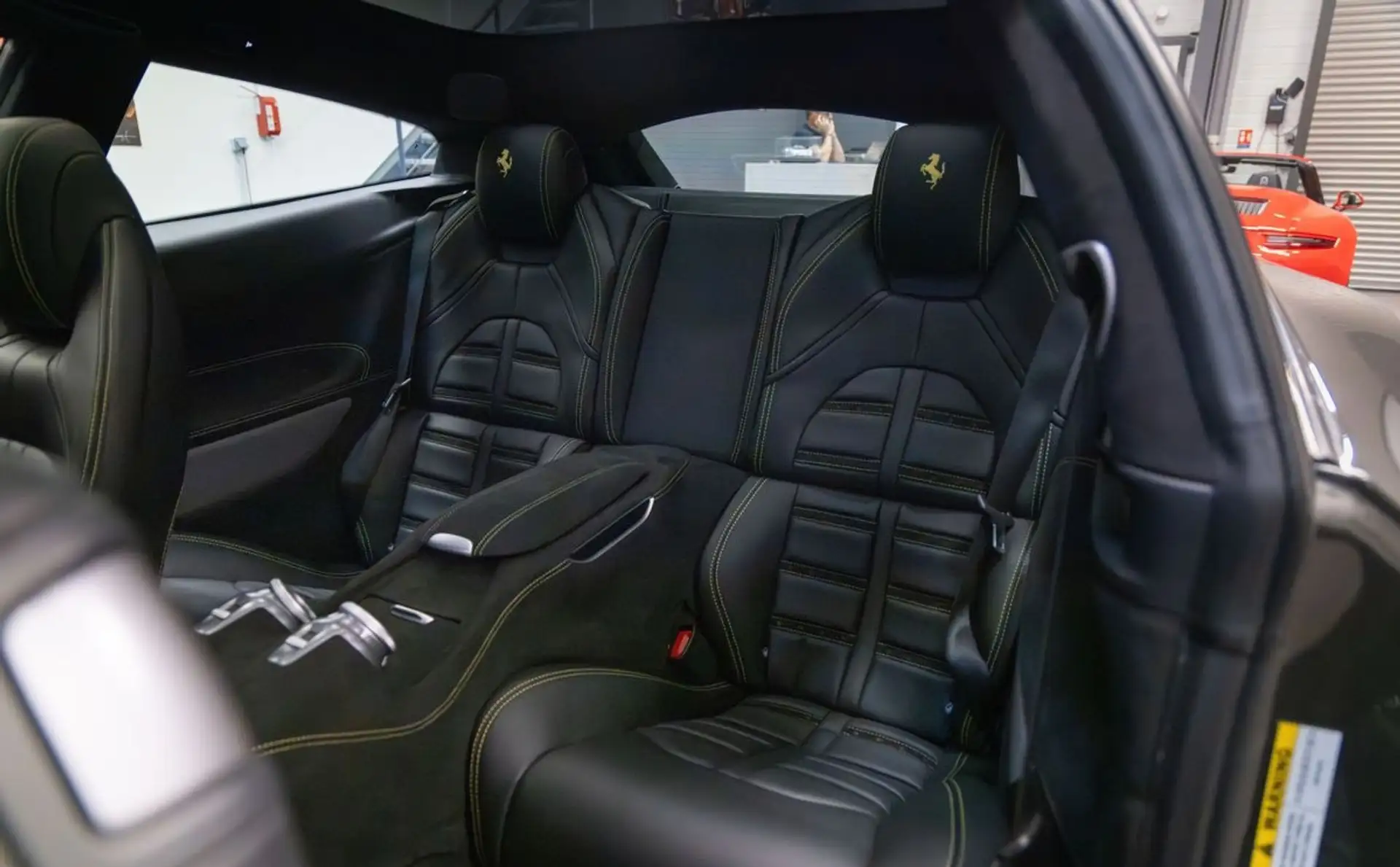페라리 GTC4 루쏘 2020 건메탈 사진 6
