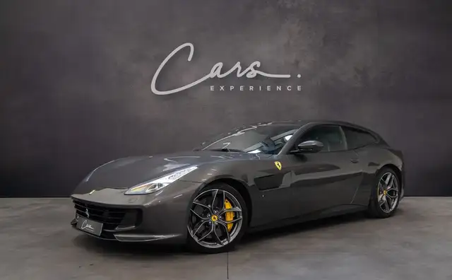 Ferrari GTC4 Lusso GTC4Lusso T V8 3.9 610 cv – IMMAT France VOLANT CARBONE LED ECHAPPEMENT CAPRISTO TOIT PANORAMIQUE CAMERA 360°- SIEGES DAY