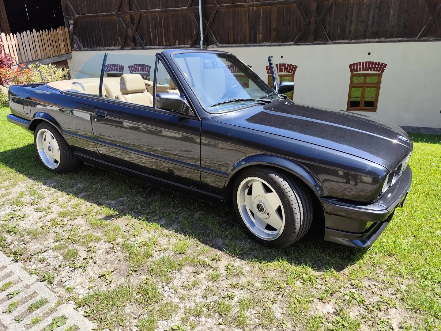 BMW 320 3er 320i Czarny - 2
