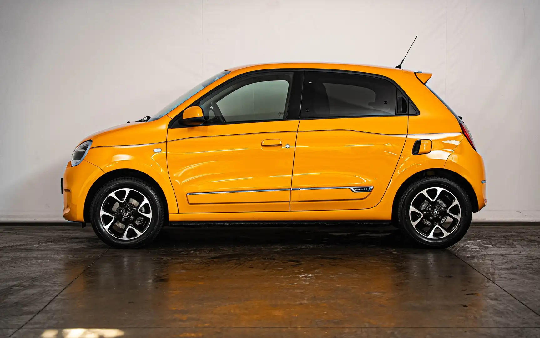 Renault Twingo 1.0i SCe Оранжевий - 2