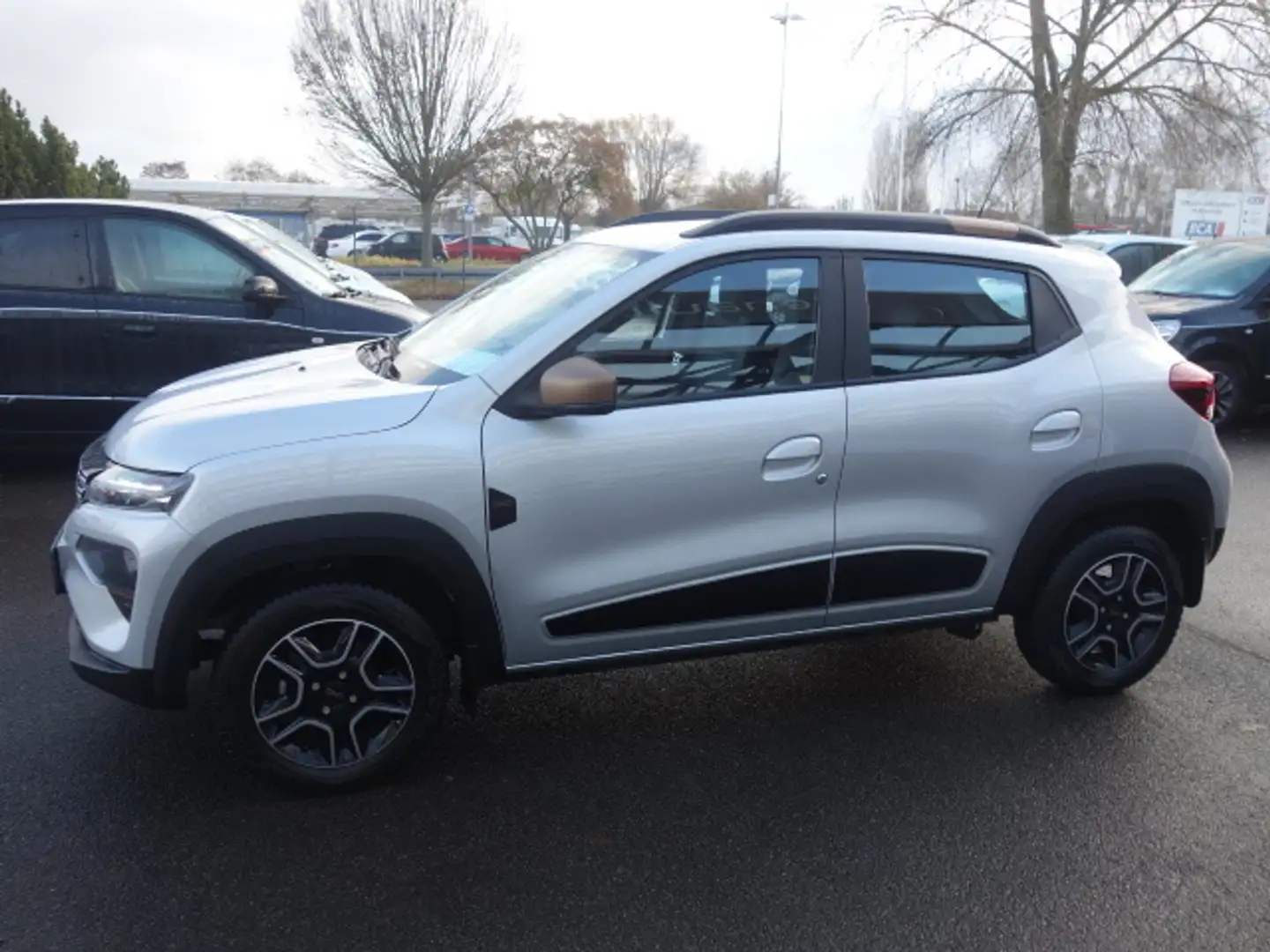 Dacia Spring Extreme Electric 65 *NAVI*KLIMA*PDC*ALLW Grau - 2