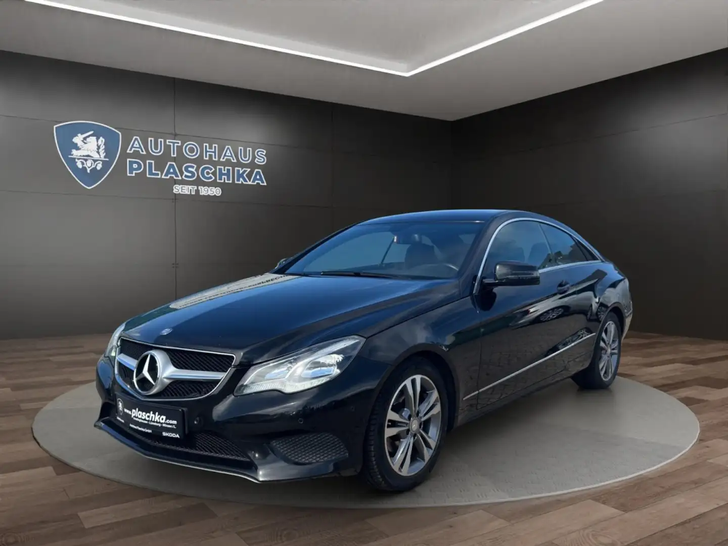 Mercedes-Benz E-Klasse Coupe E 200 NAVI*PDC*SHZ Klima Navi Schwarz - 1