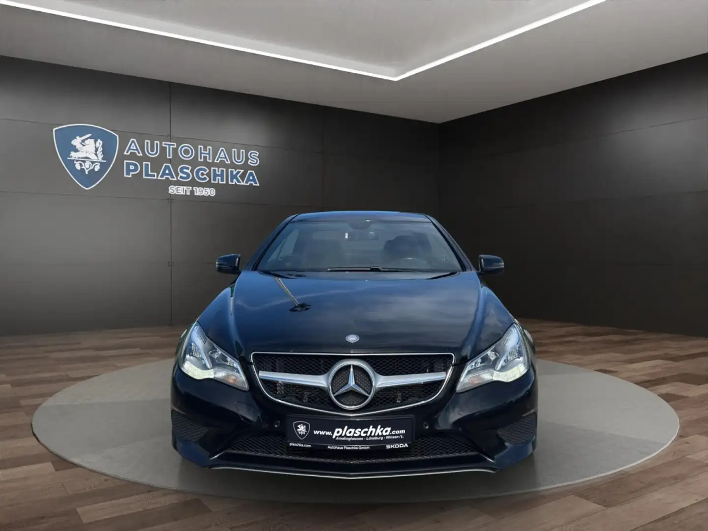 Mercedes-Benz E-Klasse Coupe E 200 NAVI*PDC*SHZ Klima Navi Schwarz - 2