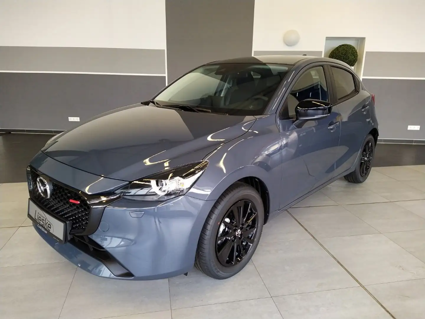 Mazda 2 2023 5HB 1.5L SKYACTIV-G 90ps 6AT FWD HOMURA Grau - 2