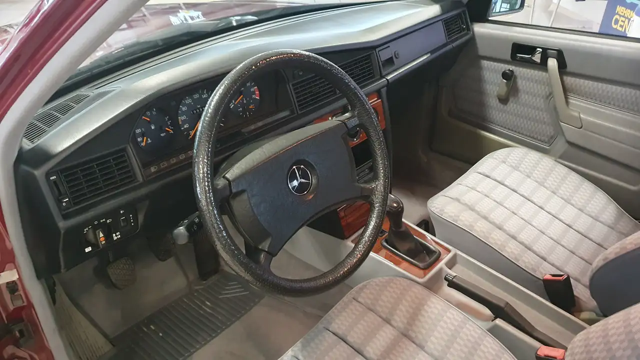 Mercedes-Benz 190 E 2.0 mit H-Kennzeichen, foto 9