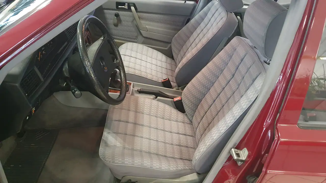 Mercedes-Benz 190 E 2.0 mit H-Kennzeichen, foto 10
