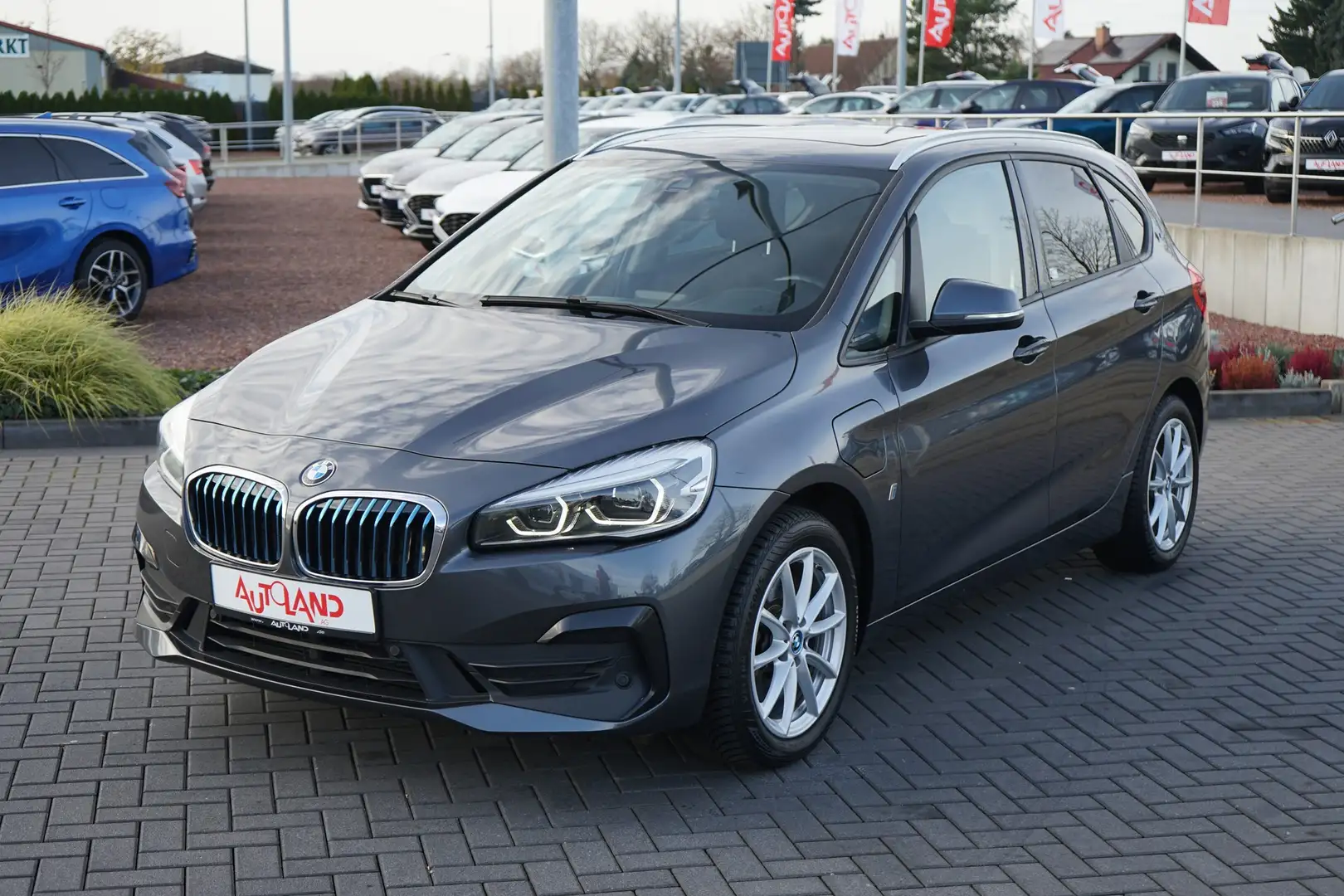 BMW 225 225xe Active Tourer Navi LED ACC Sitzheizung PDC Grau - 2