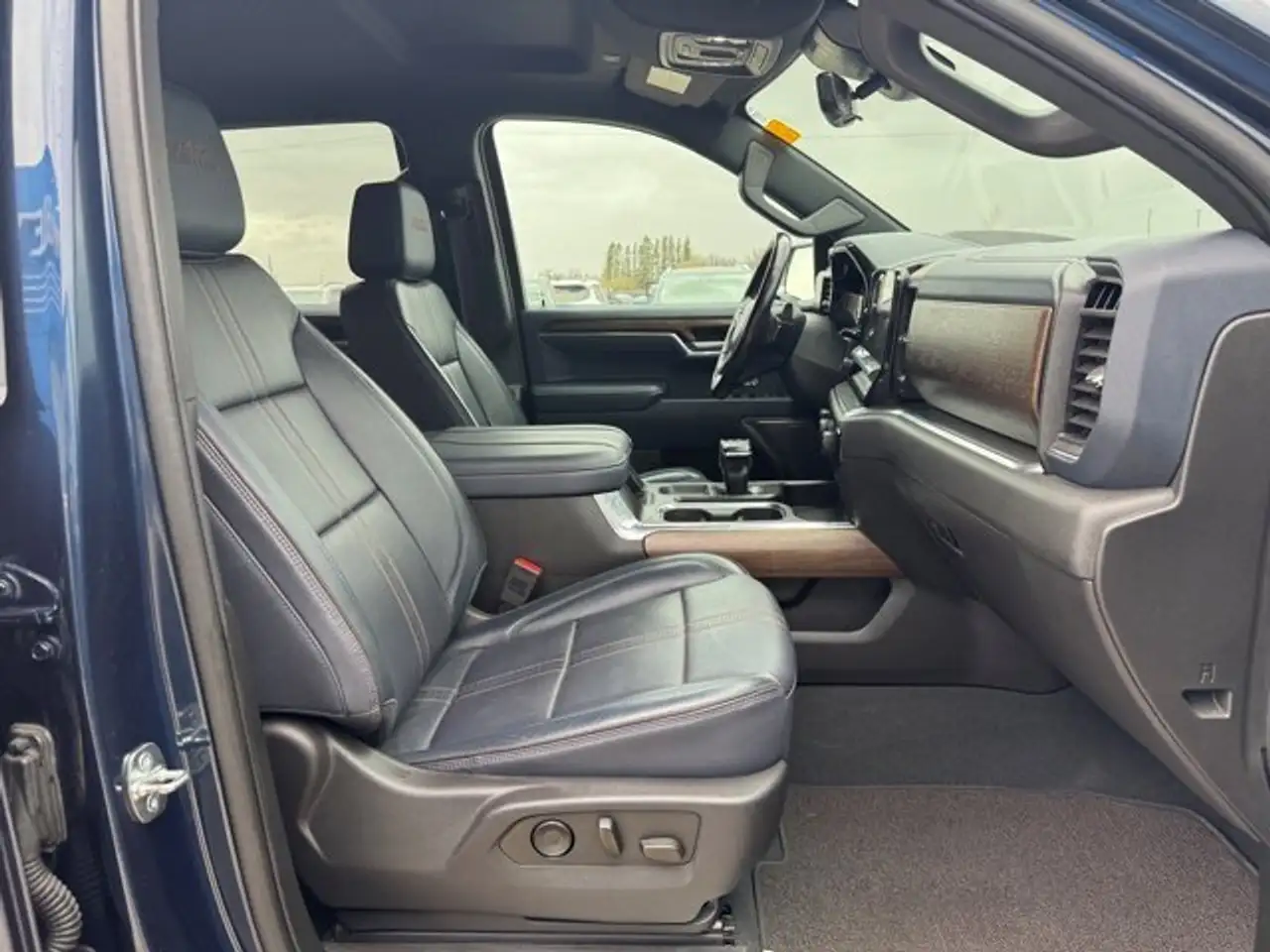 Chevrolet Silverado 1500 снимка Chevrolet Silverado 1500