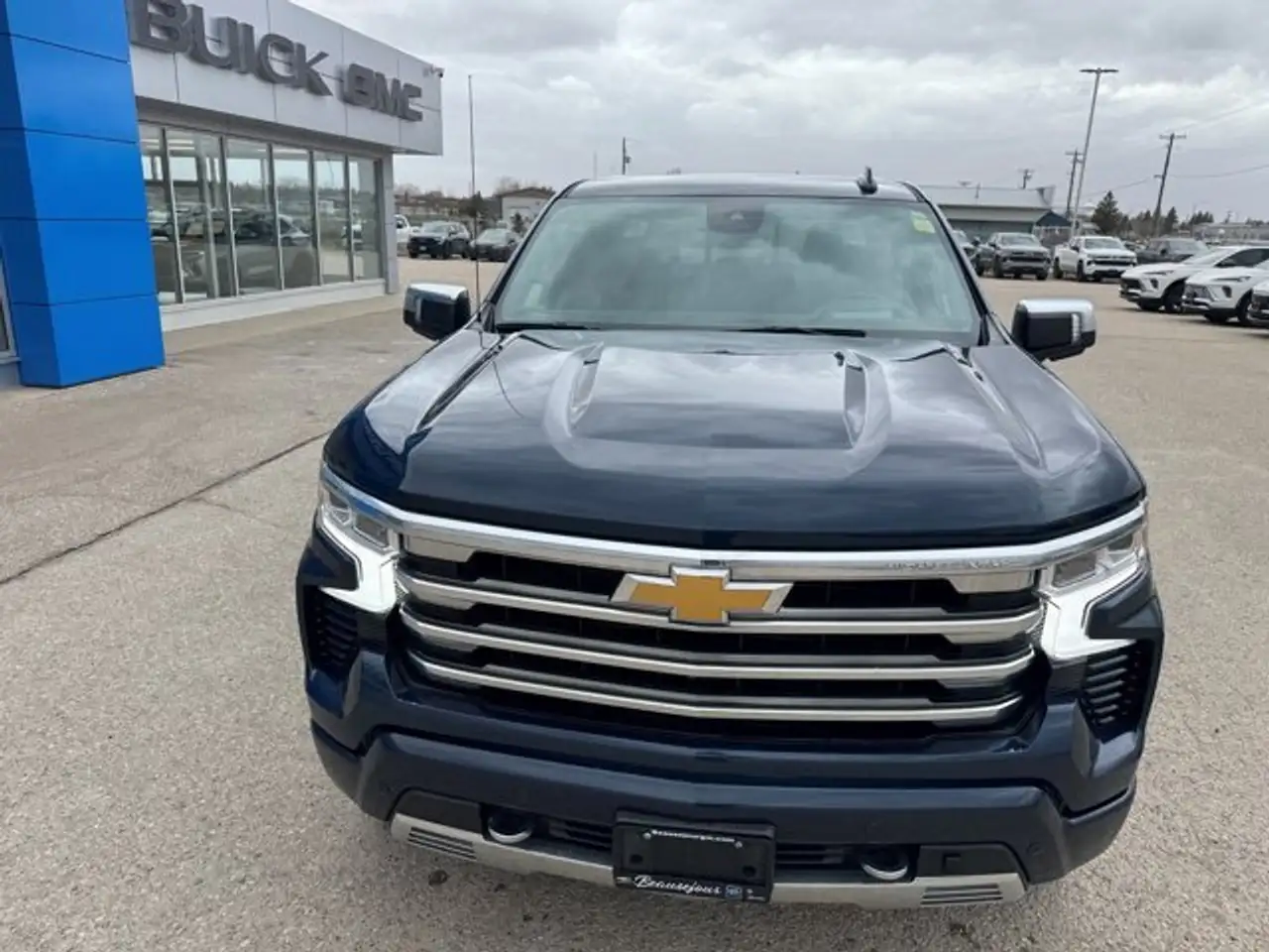 Chevrolet Silverado 1500 снимка Chevrolet Silverado 1500