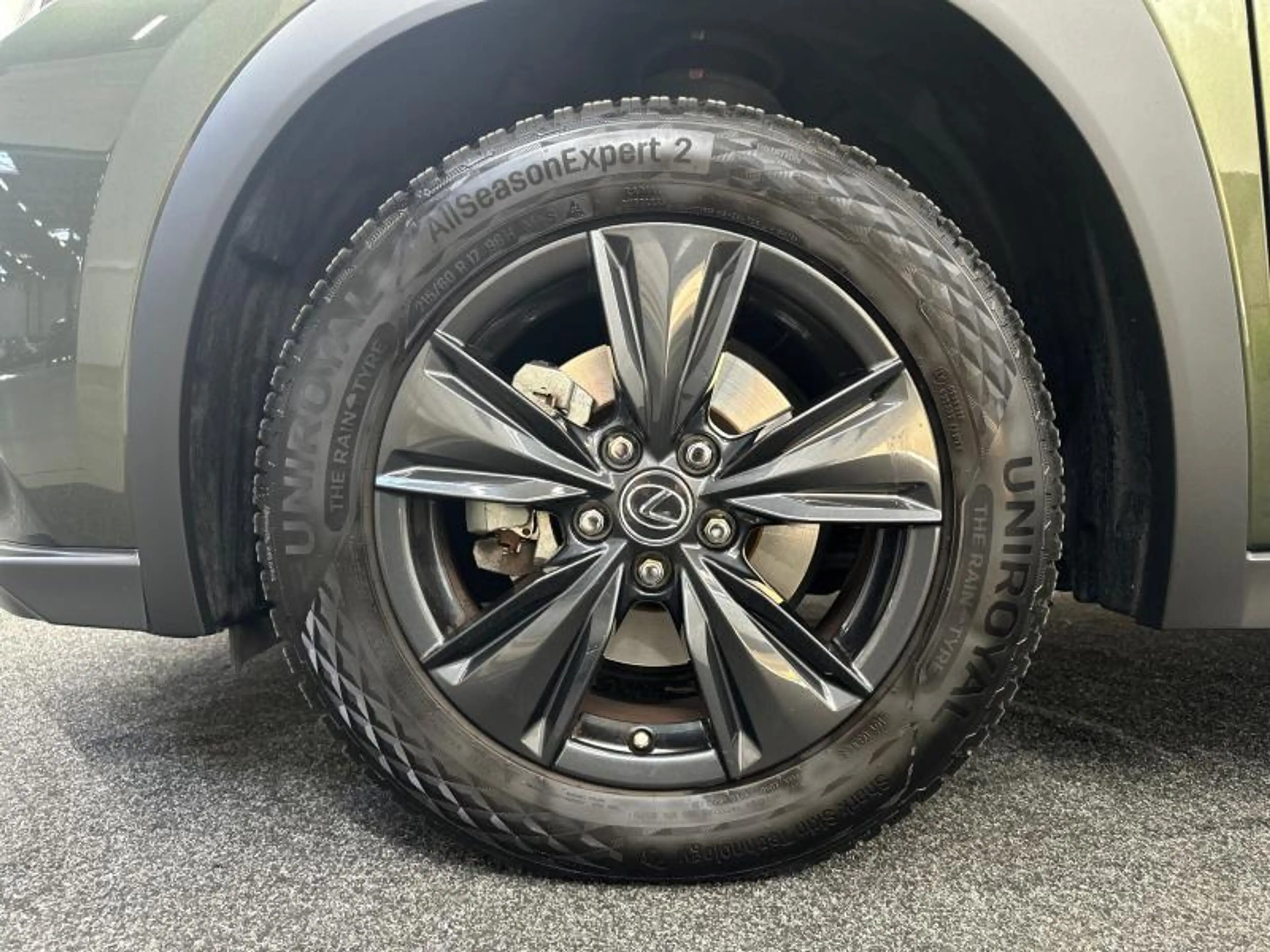 Lexus UX 250h Business Line 2WD — photo 13