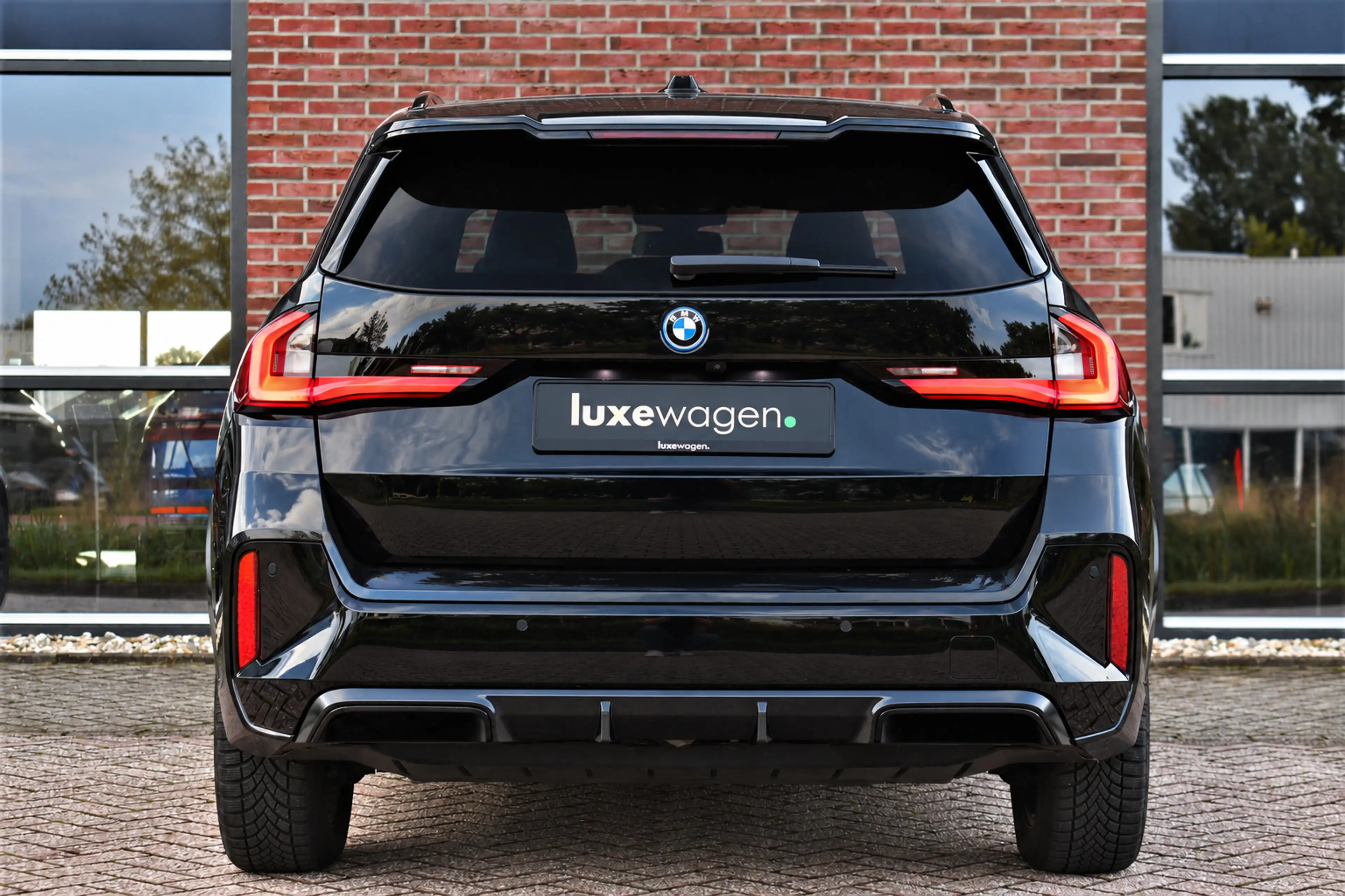 BMW iX1 xDrive30 M-Sport Pano ACC Trekh E-zetels HUD H/K M — photo 8