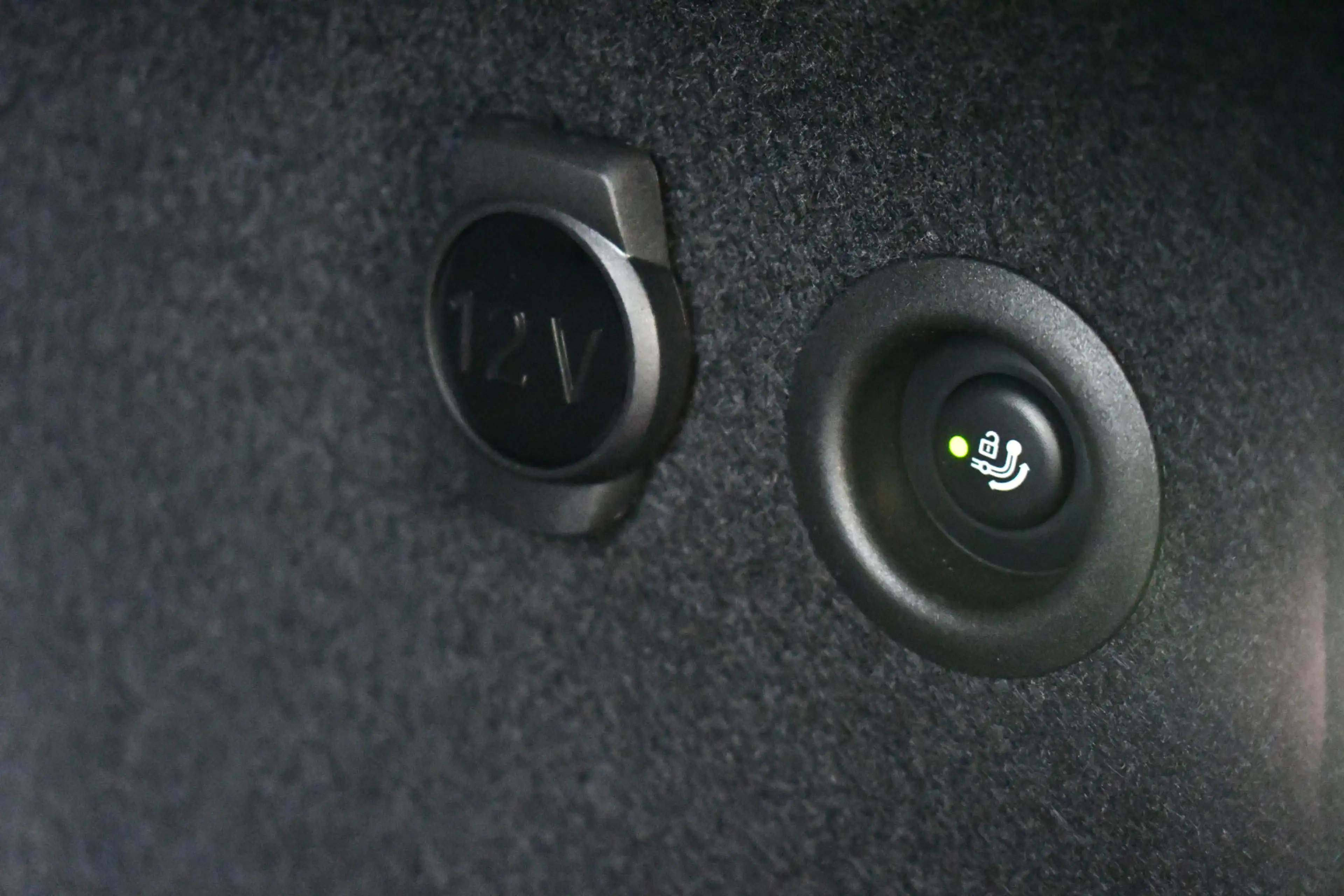 BMW iX1 xDrive30 M-Sport Pano ACC Trekh E-zetels HUD H/K M — photo 24