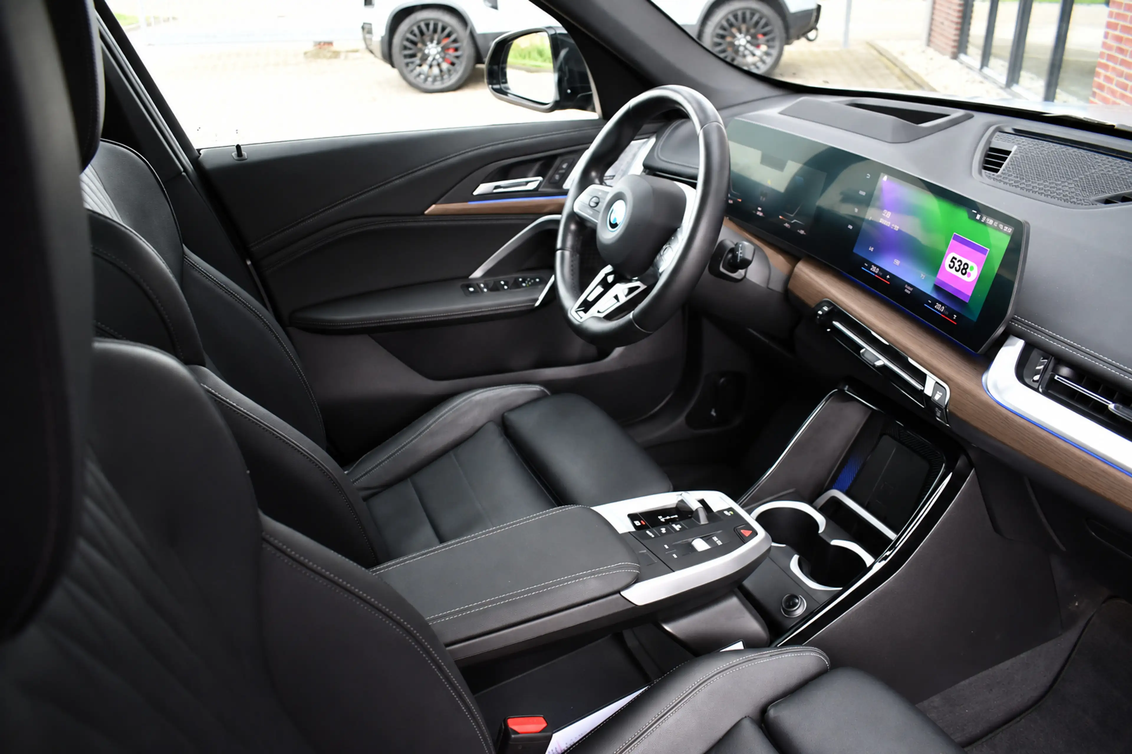 BMW iX1 xDrive30 M-Sport Pano ACC Trekh E-zetels HUD H/K M — photo 34