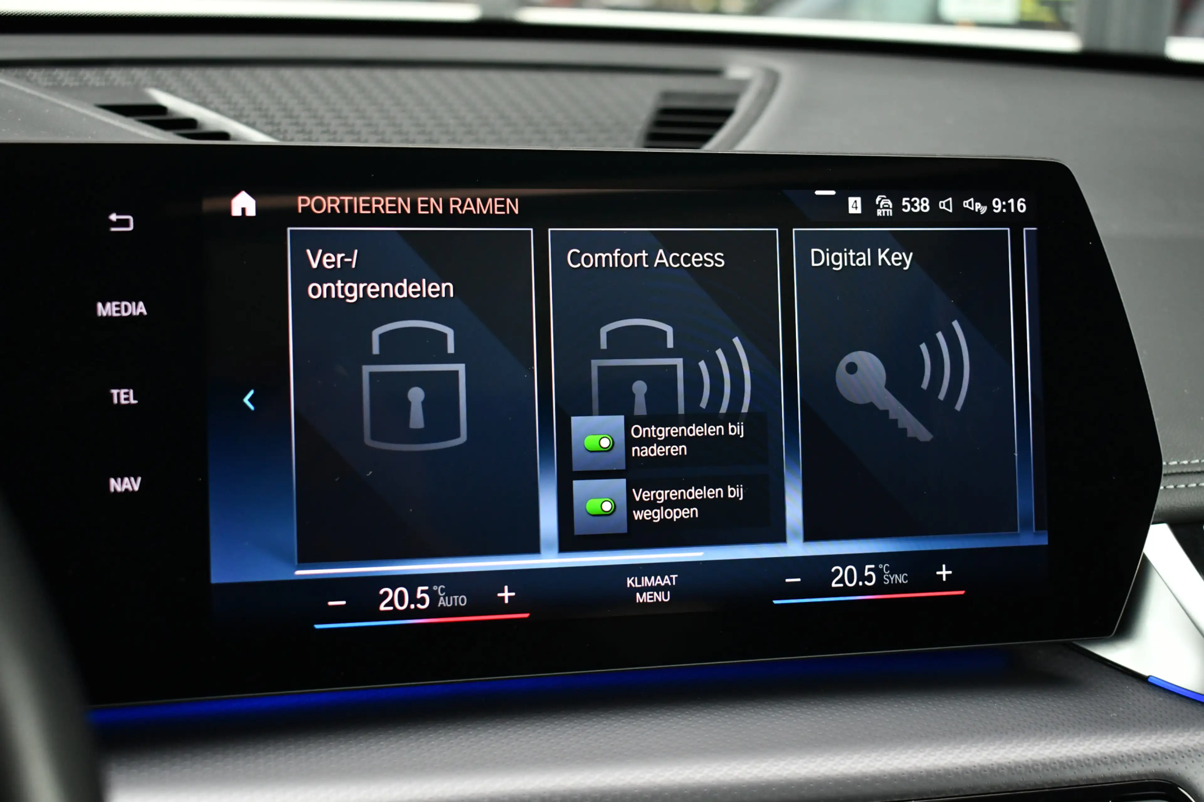 BMW iX1 xDrive30 M-Sport Pano ACC Trekh E-zetels HUD H/K M — photo 44