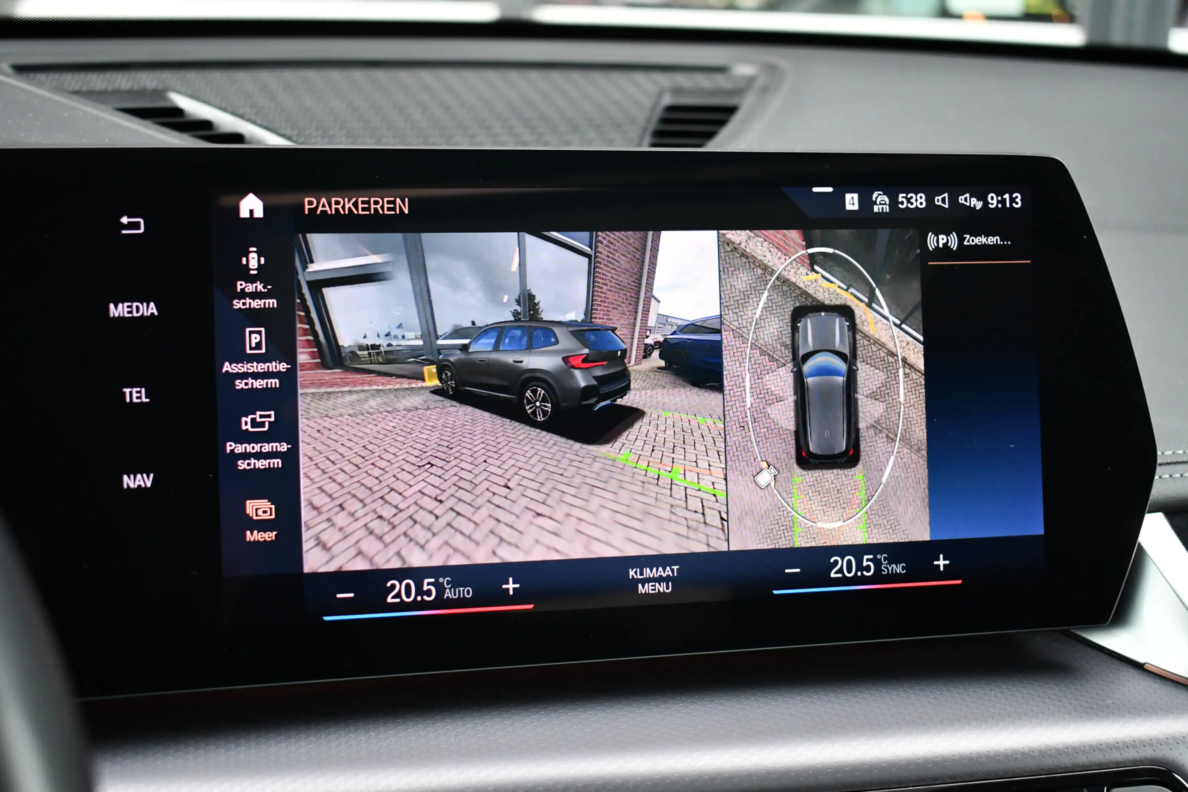 BMW iX1 xDrive30 M-Sport Pano ACC Trekh E-zetels HUD H/K M — photo 17