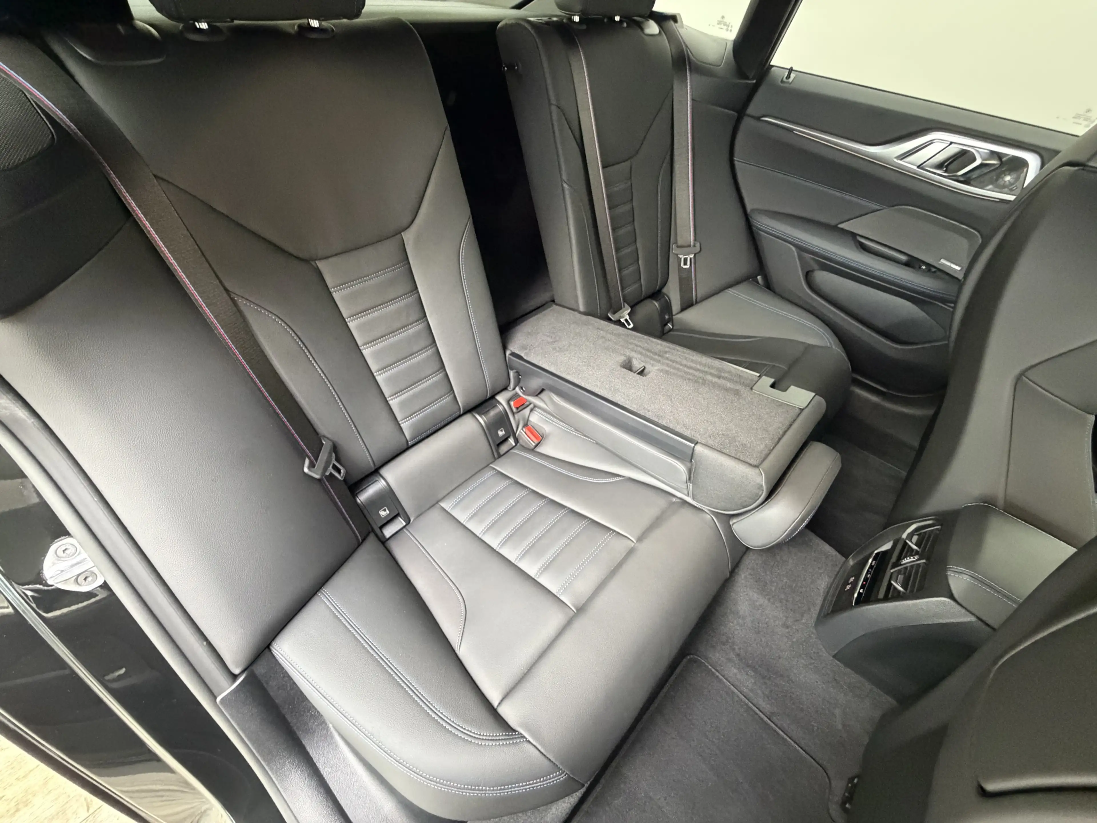 BMW 440 xDrive Pro AHK Glasdach Carbon ACC 360 H K — photo 25