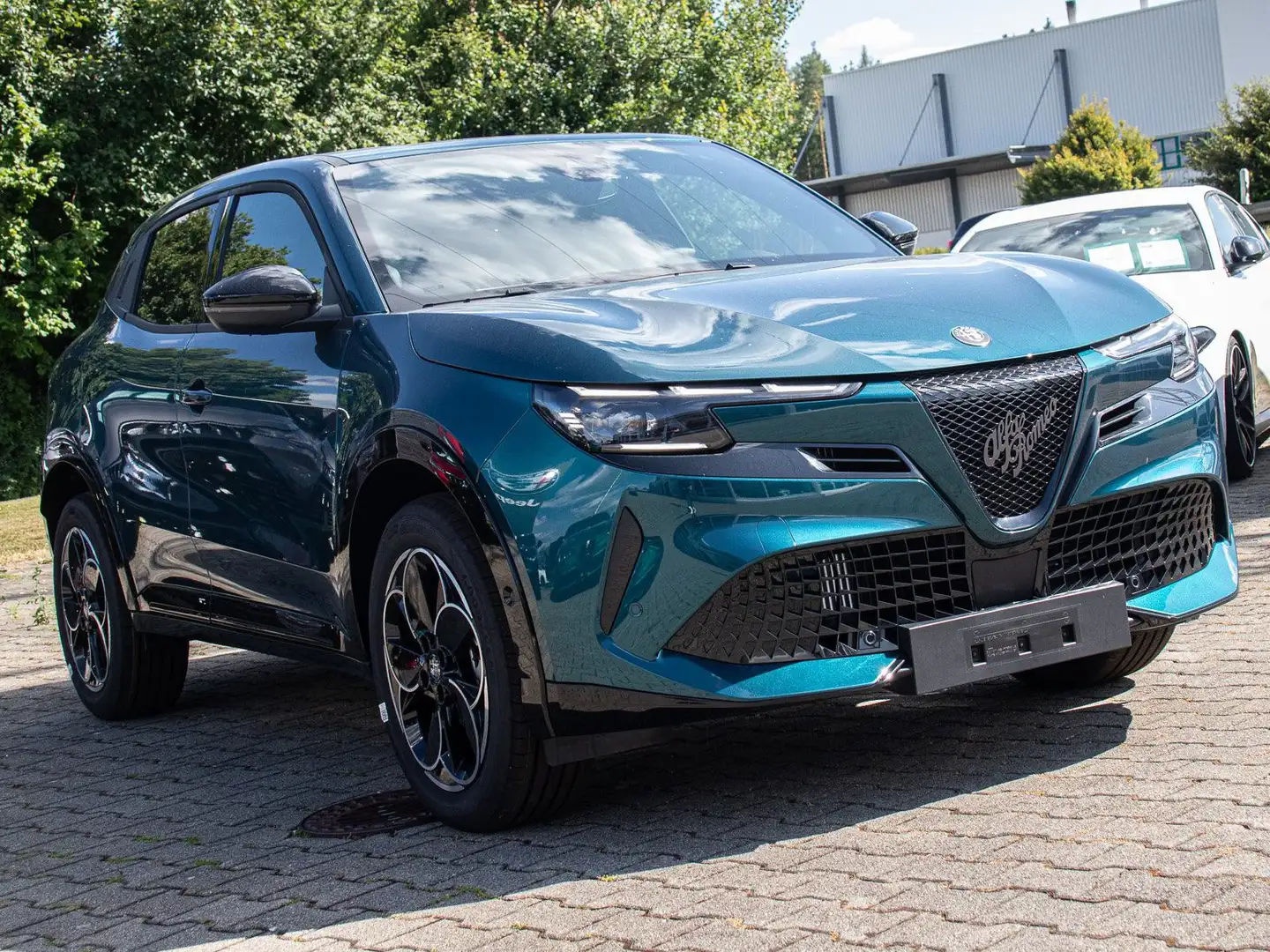 Alfa Romeo Junior 1.2 VGT Ibrida Q4 vom AR Vertragshändler Albastru - 1