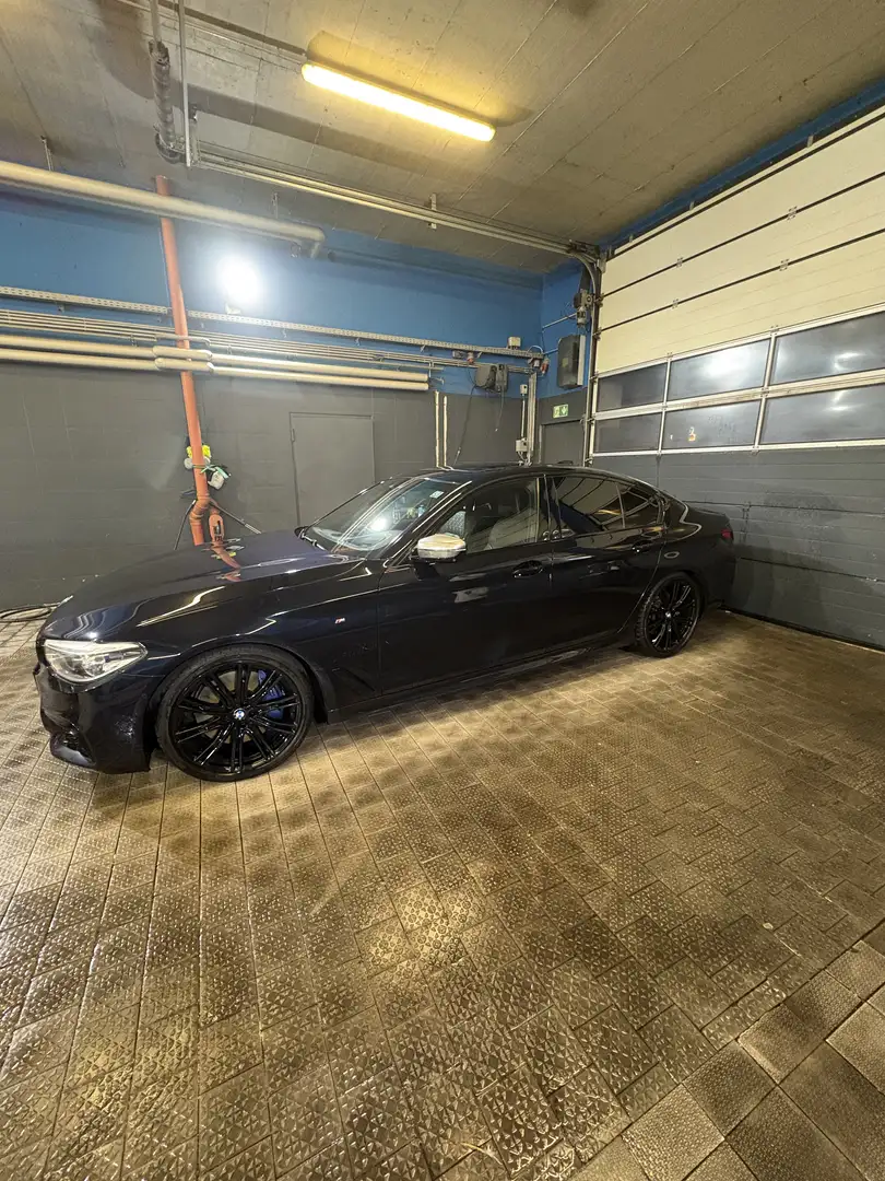 BMW M550 Schwarz - 1