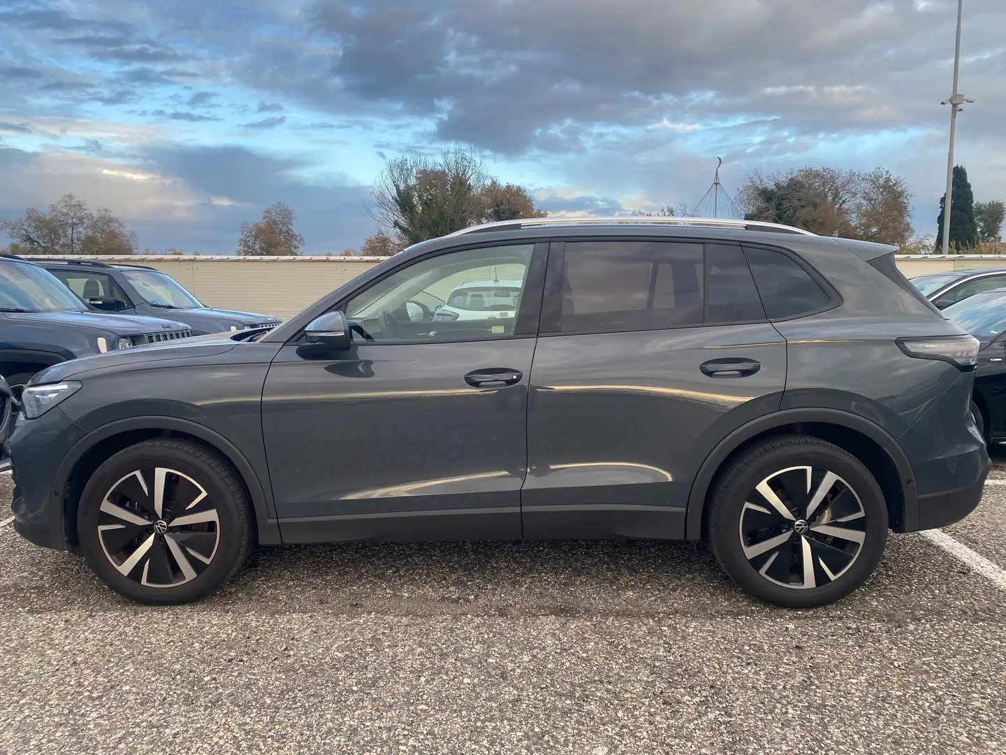 Volkswagen Tiguan 2.0 TDi 150cv DsG EDITION Plus Grigio - 2