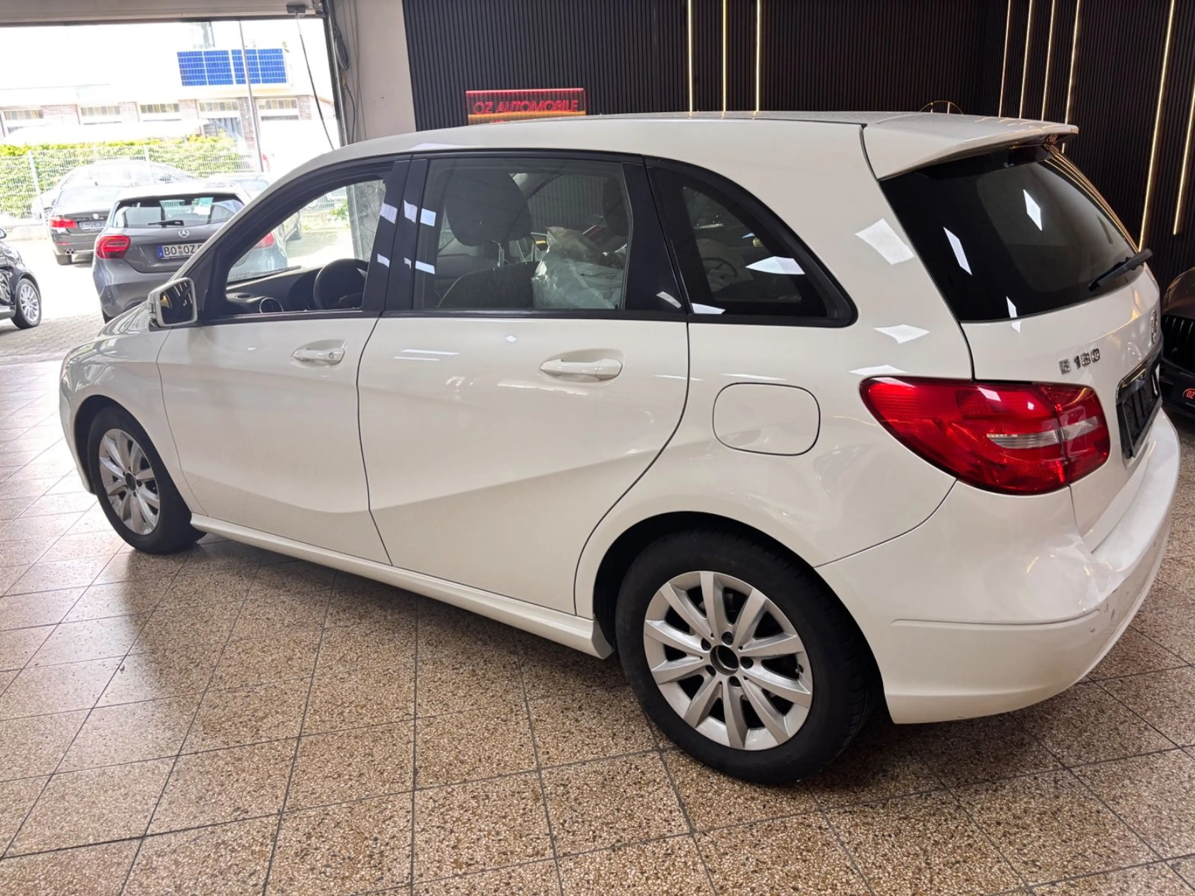 Mercedes-Benz B 180 Aut. — photo 3