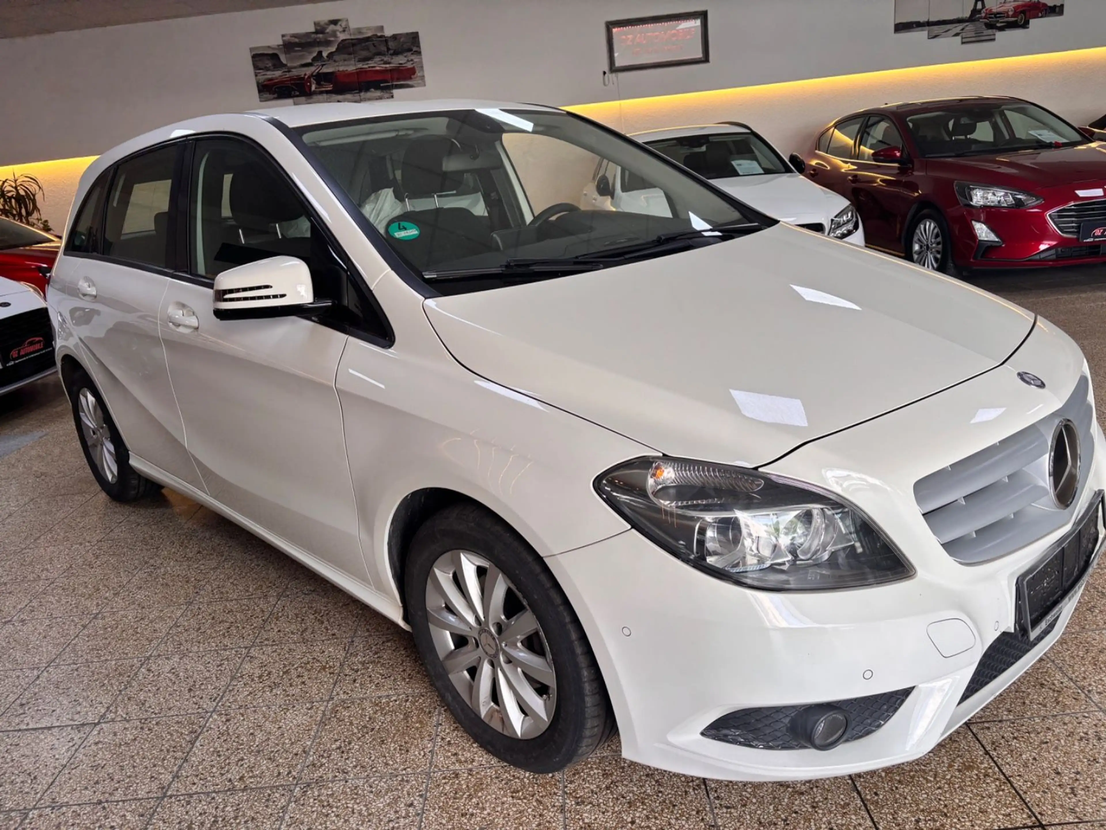 Mercedes-Benz B 180 Aut. — photo 9