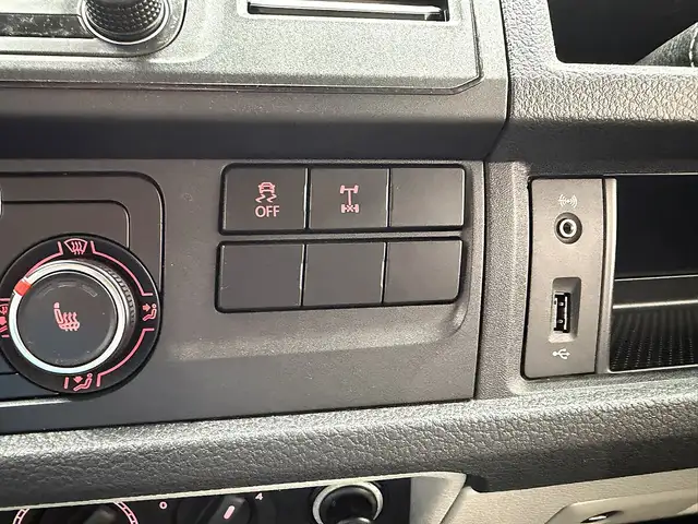 Volkswagen Transporter view 19