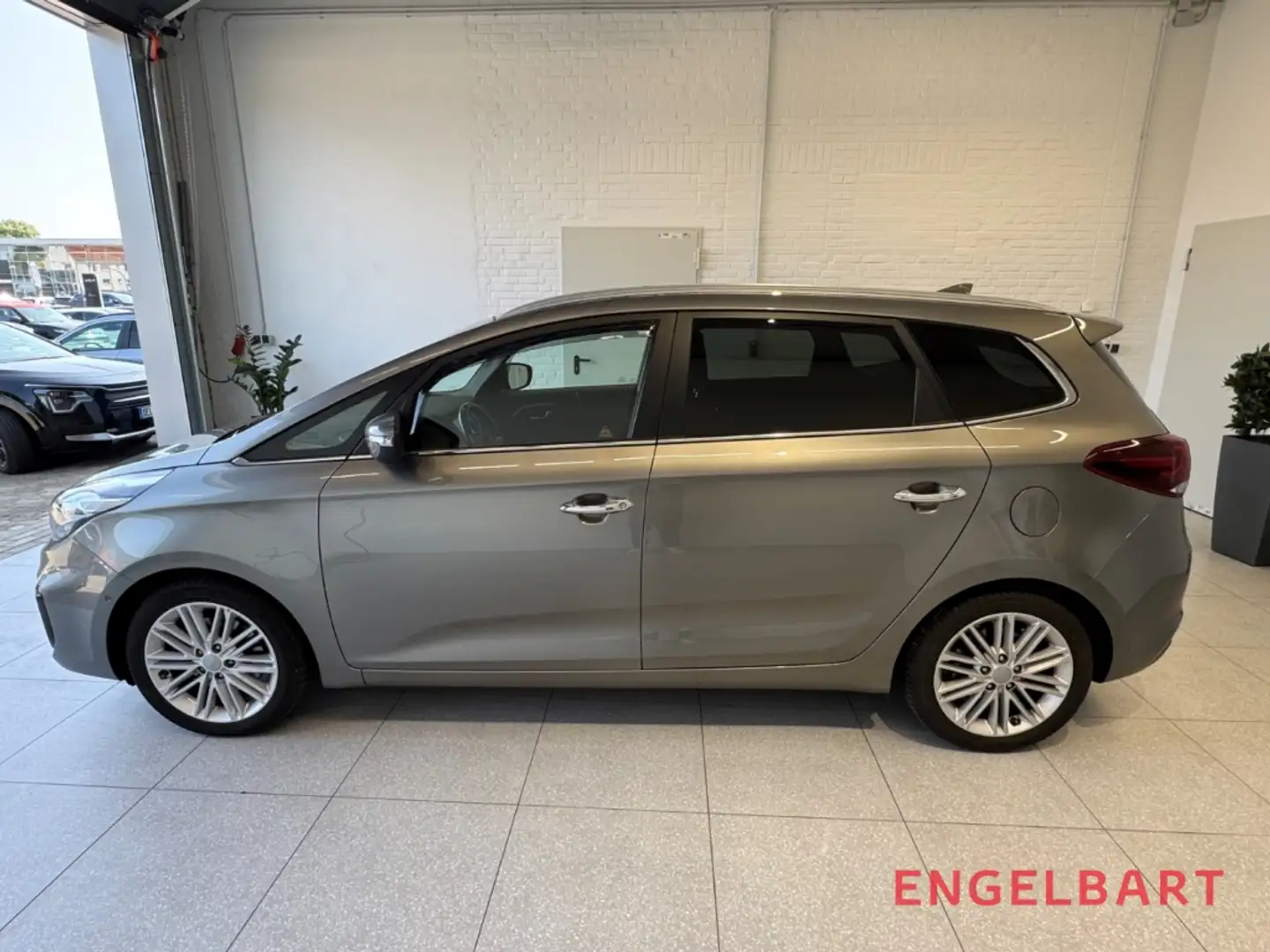 Kia Carens Vision 2.0 GDI Navi-Paket Performance-Paket Plateado - 2