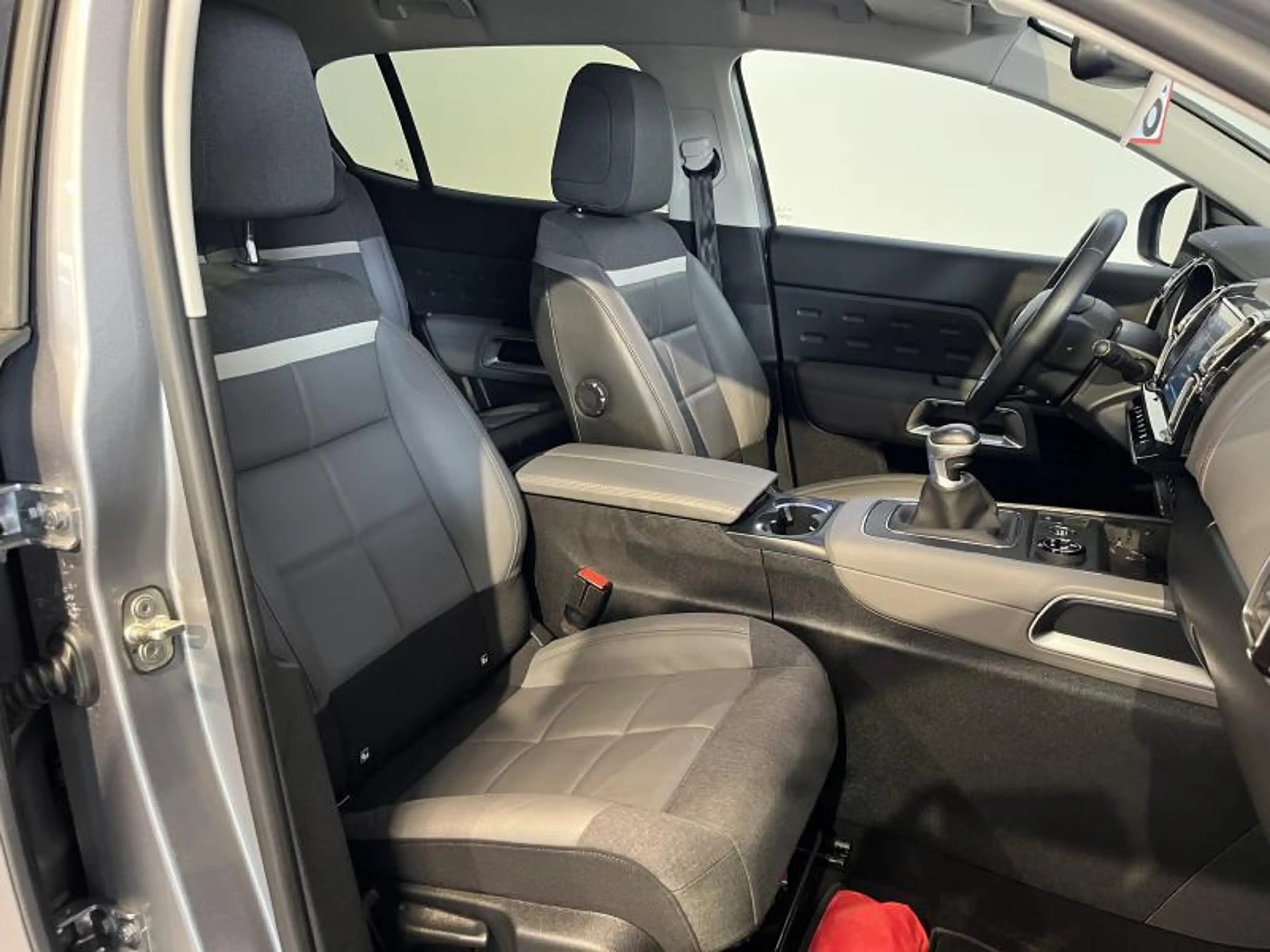 Citroen C5 Aircross Business — photo 13