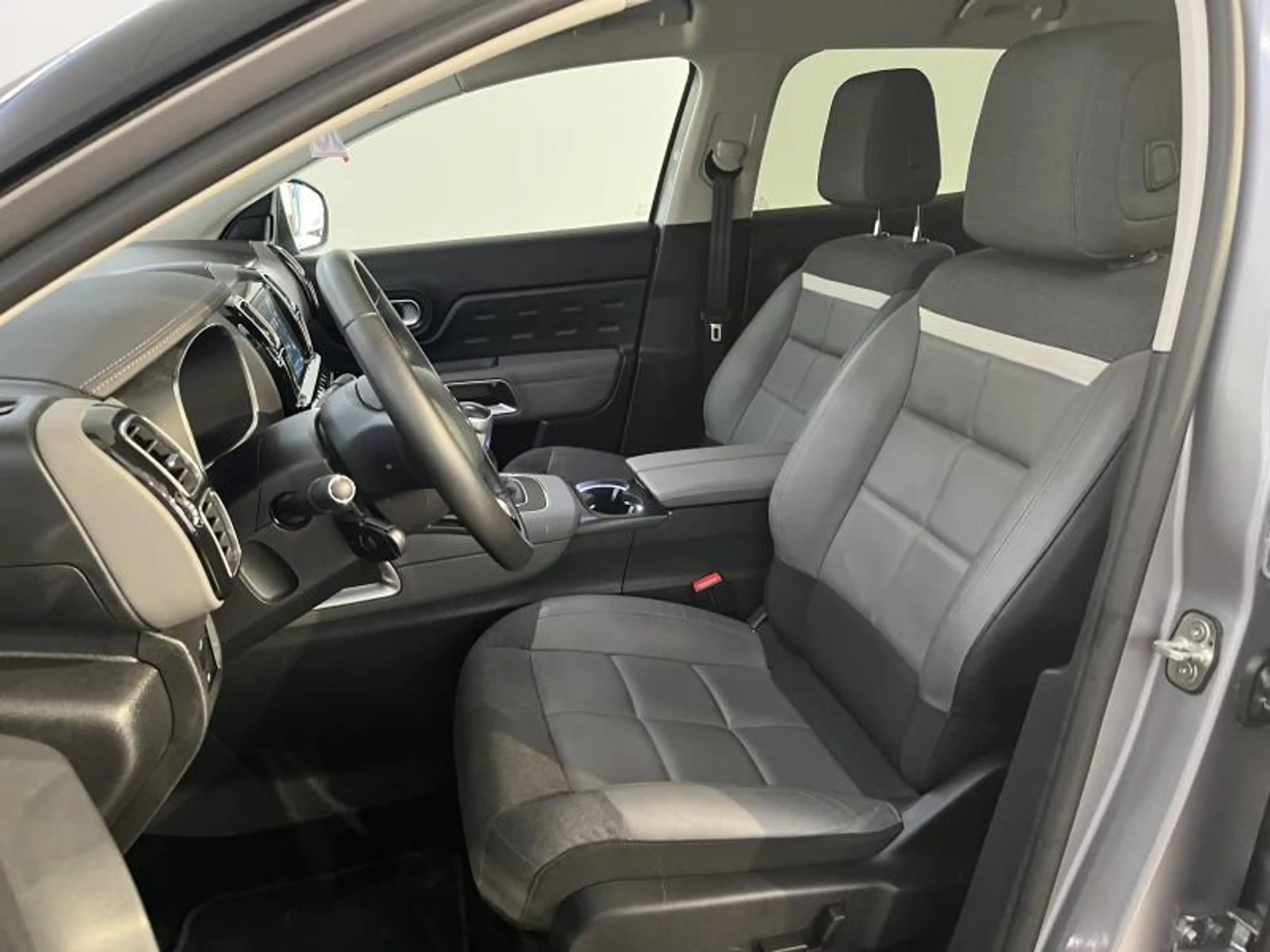 Citroen C5 Aircross Business — photo 12