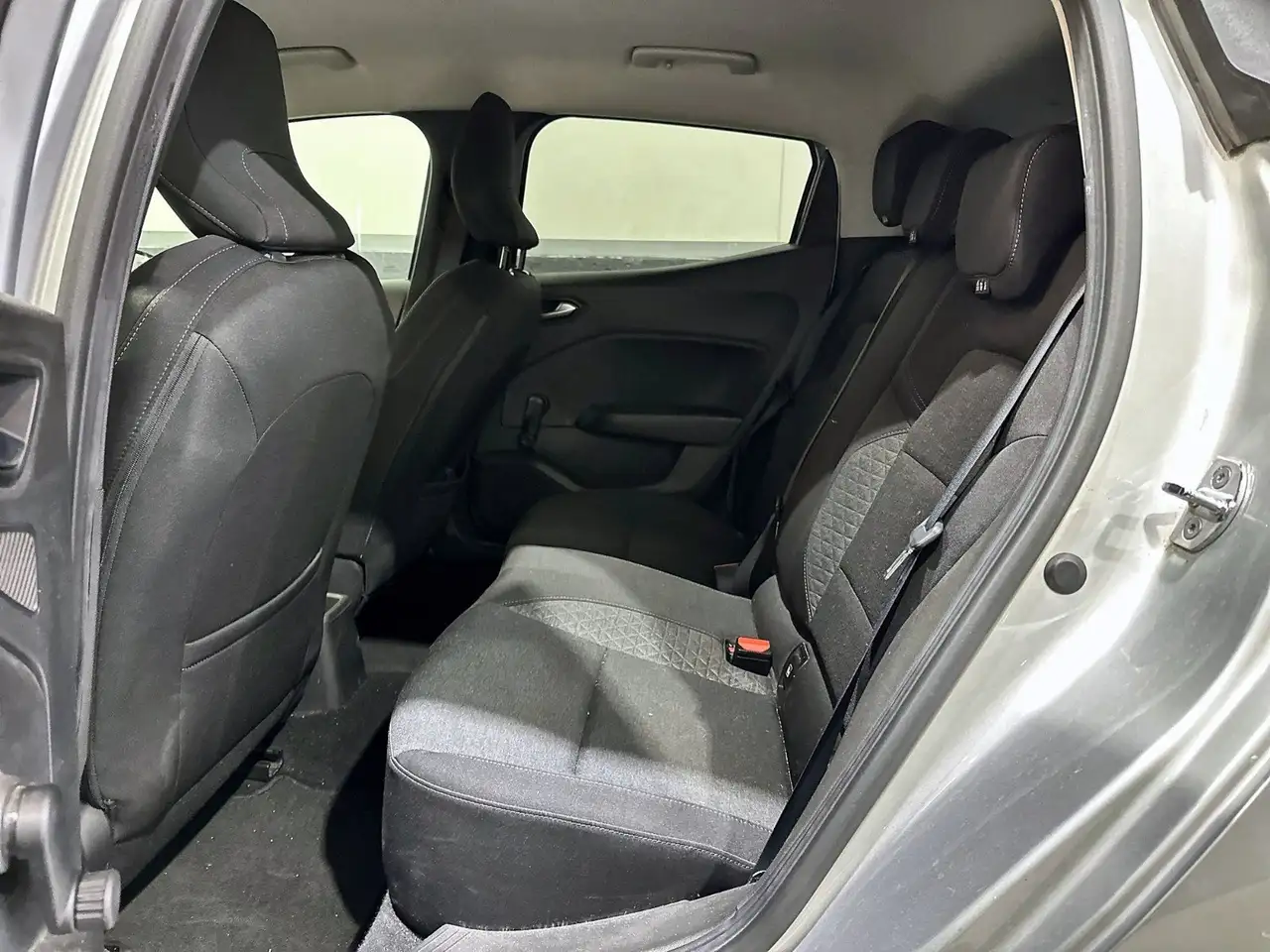 Renault Clio Citadine 5 portes — photo 36