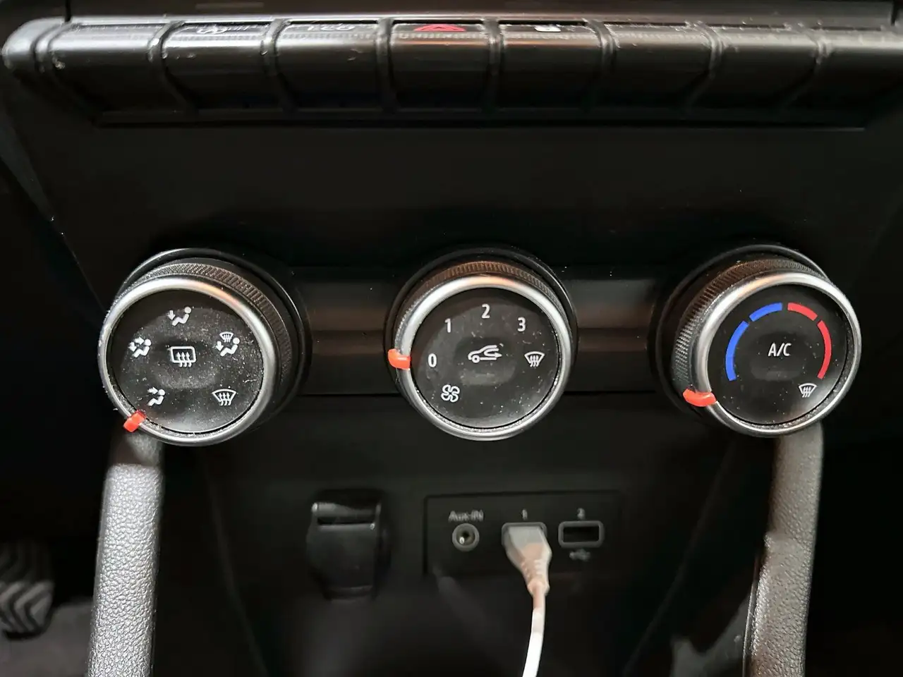 Renault Clio Citadine 5 portes — photo 31