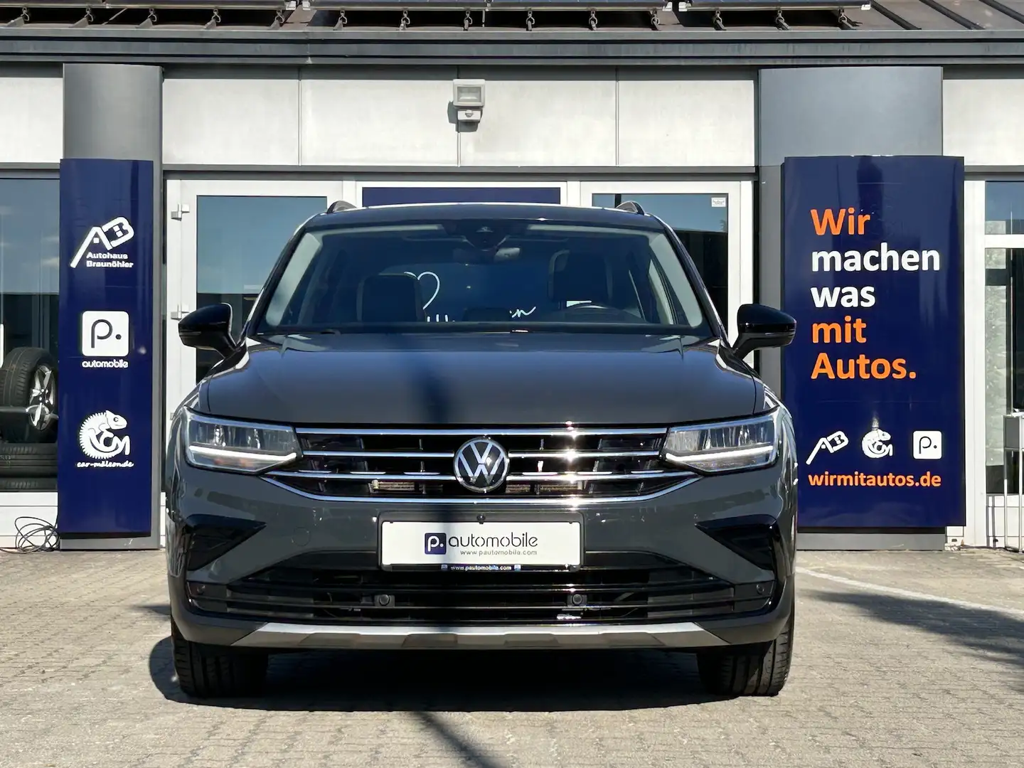 Volkswagen Tiguan 2.0 TDI DSG Urban Sport 4Motion*AHK*ACC* Gris - 1