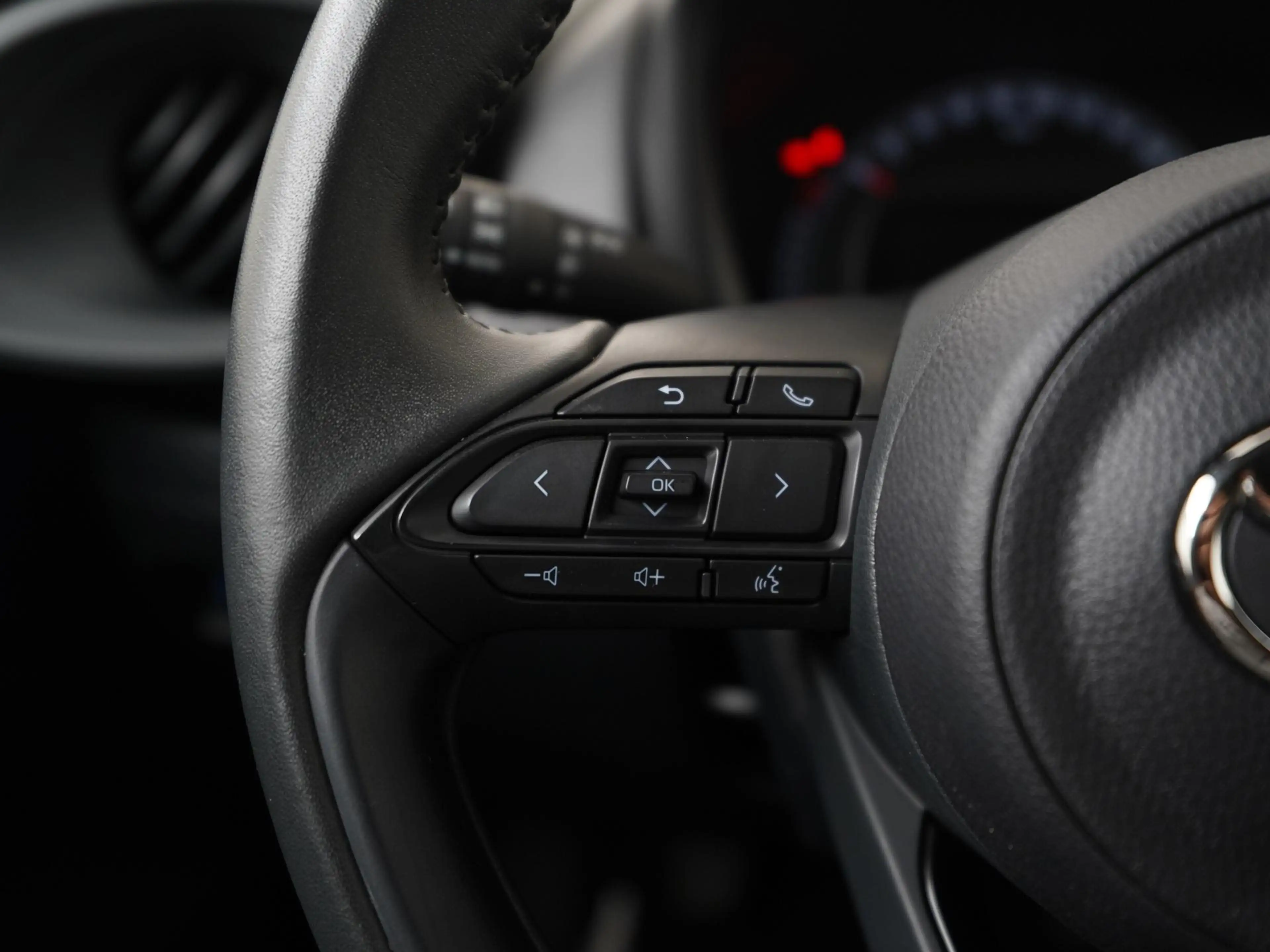 Toyota Aygo X 1.0 VVT-i MT Play | Camera | Apple/Android Carplay — photo 7