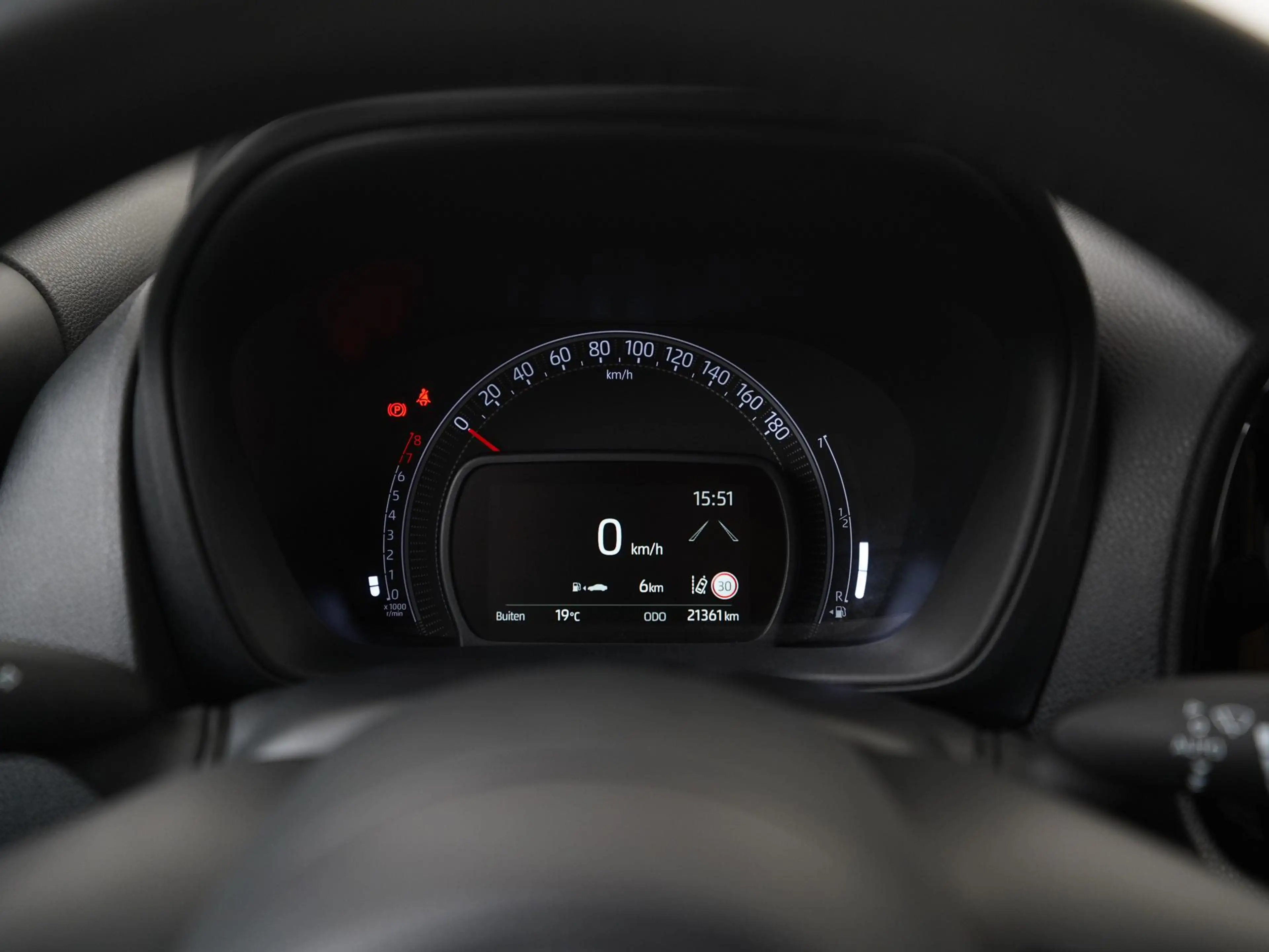 Toyota Aygo X 1.0 VVT-i MT Play | Camera | Apple/Android Carplay — photo 8