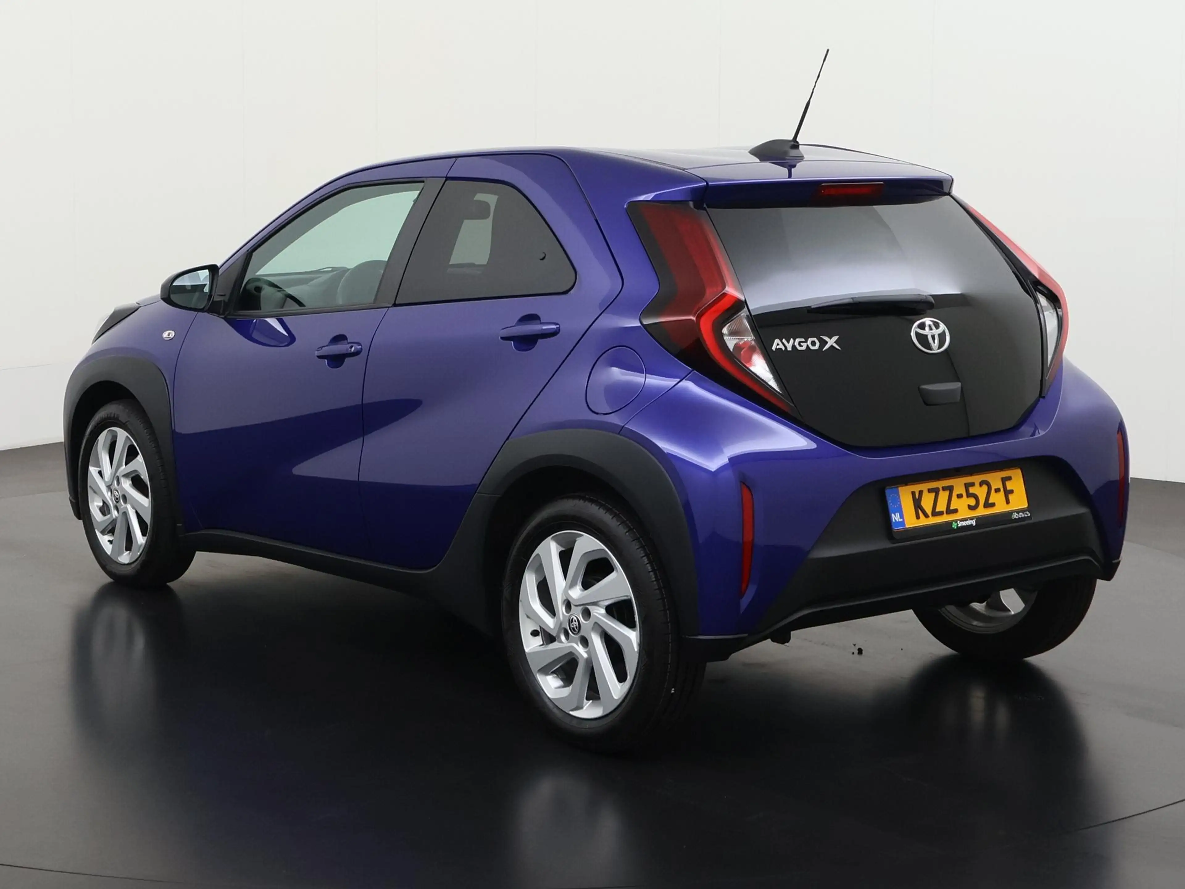 Toyota Aygo X 1.0 VVT-i MT Play | Camera | Apple/Android Carplay — photo 6