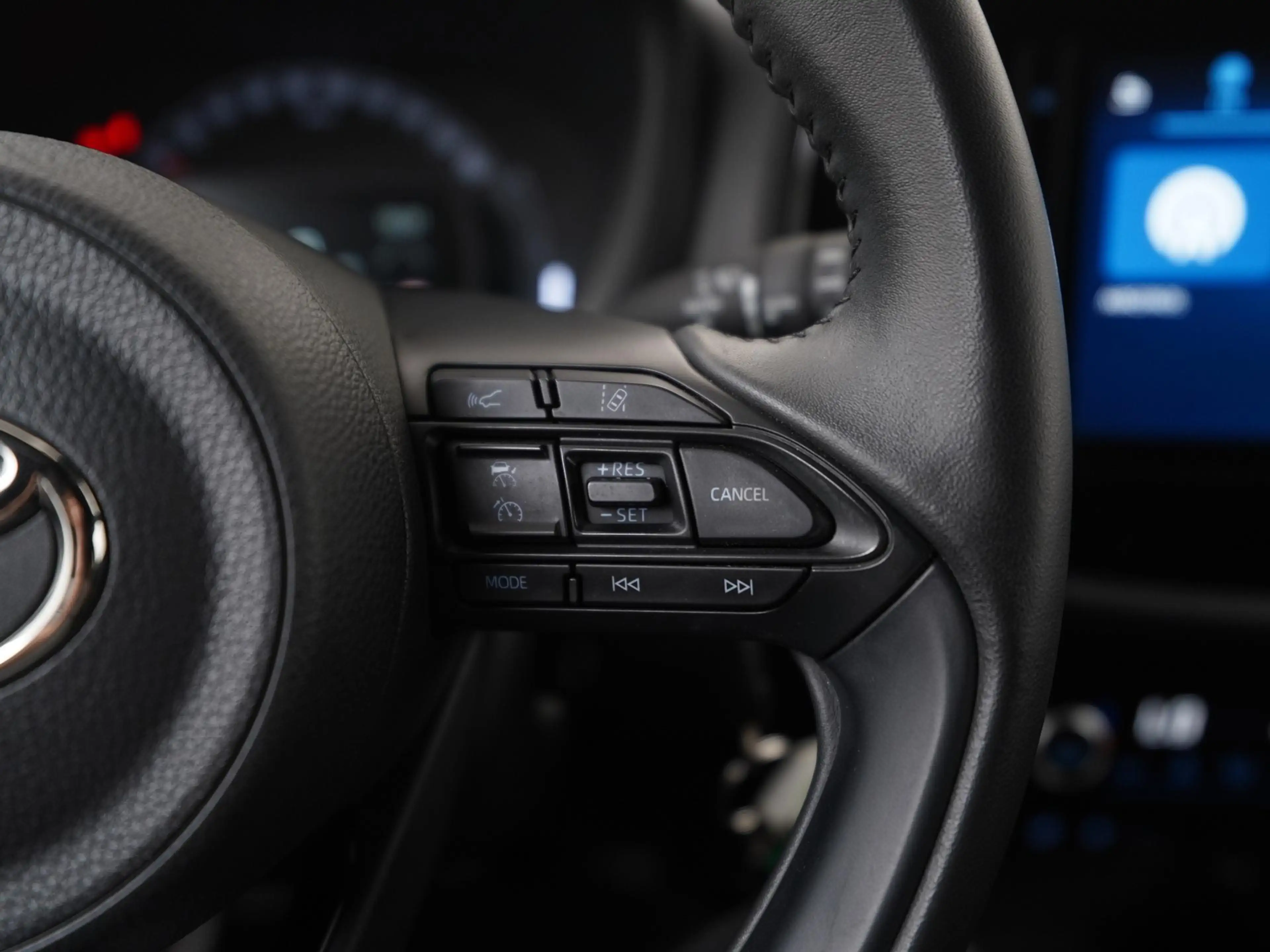 Toyota Aygo X 1.0 VVT-i MT Play | Camera | Apple/Android Carplay — photo 9