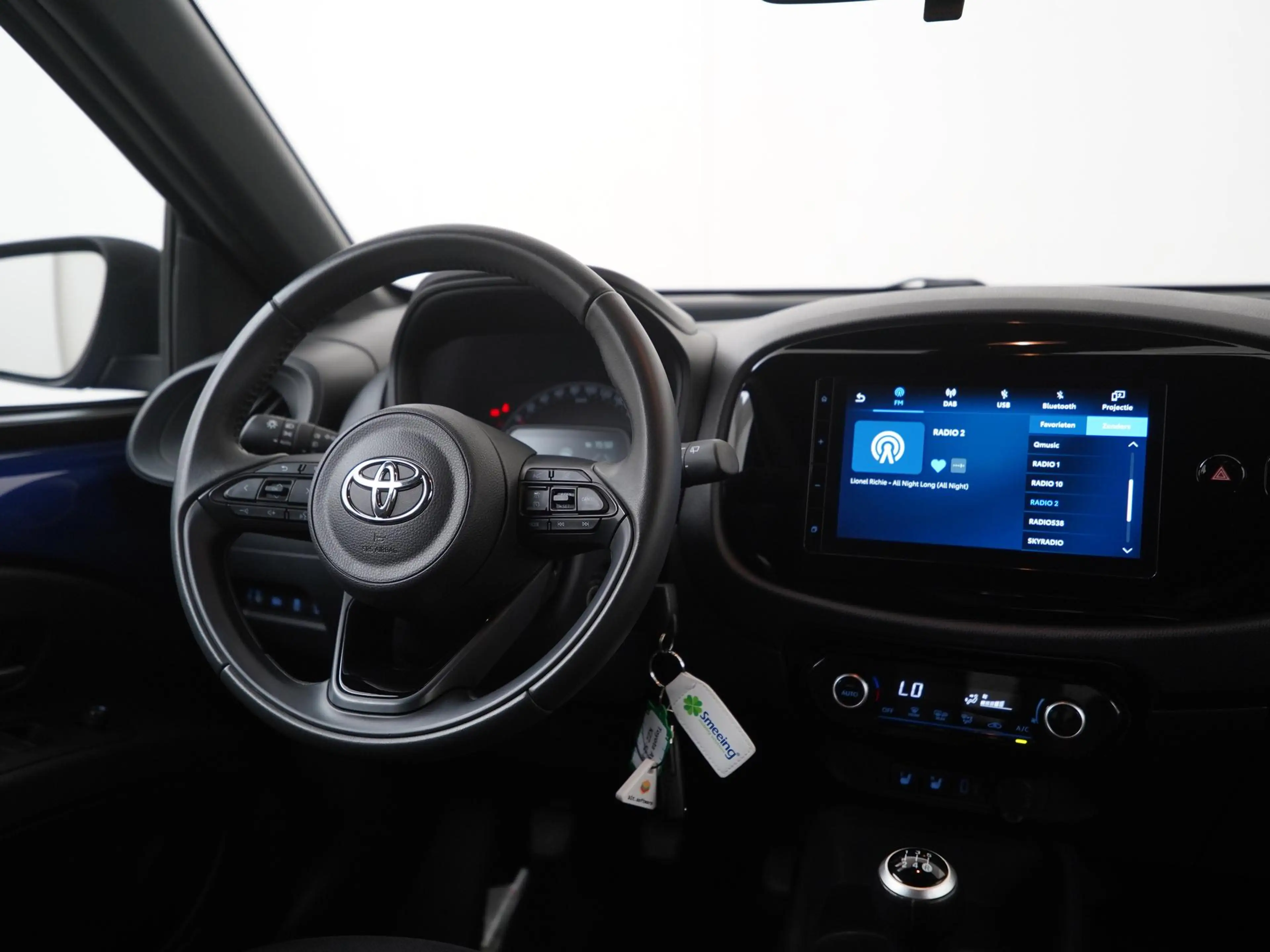 Toyota Aygo X 1.0 VVT-i MT Play | Camera | Apple/Android Carplay — photo 5