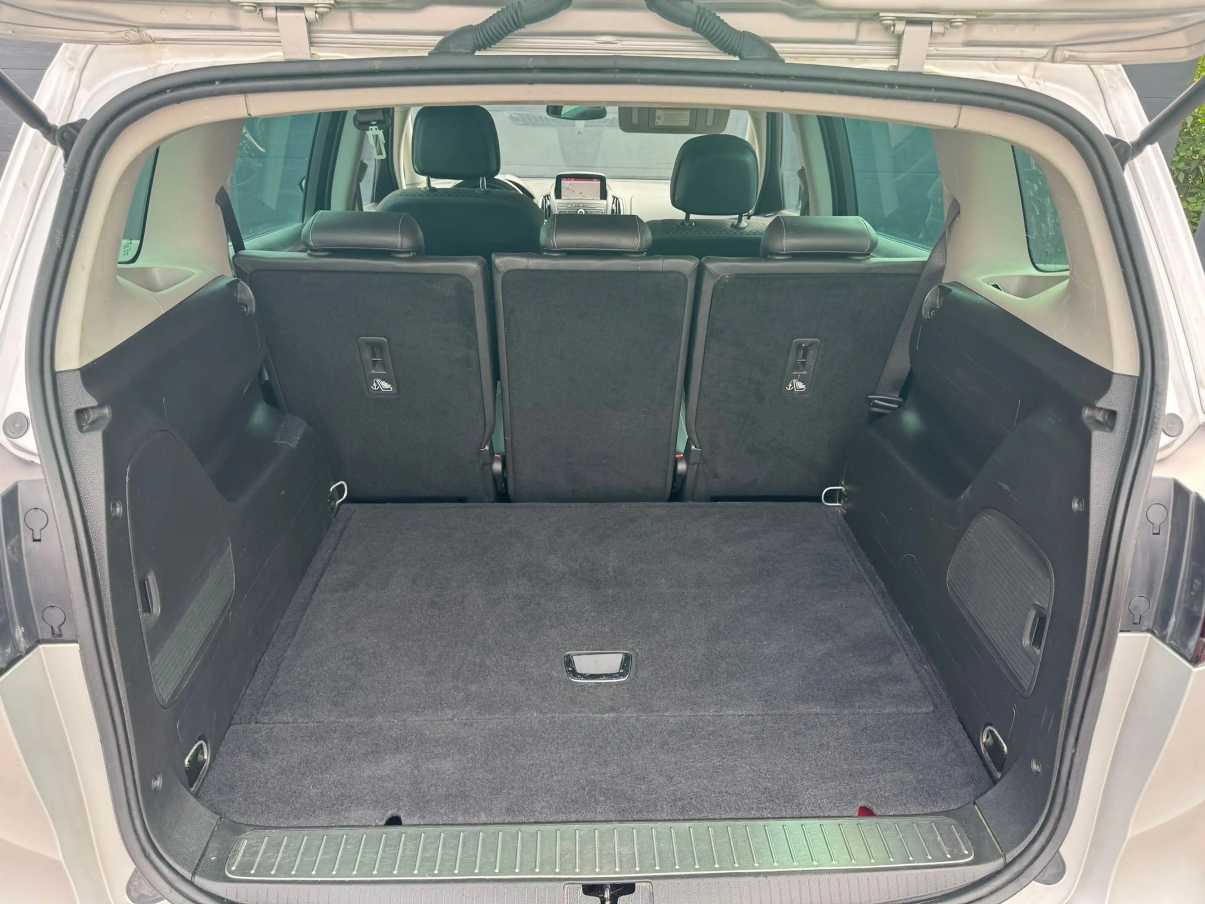 Opel Zafira Tourer Zafira 1.6 CDTi * GARANTIE 12 MOIS * CONTROLE TECHNIQUE * 5 PLACES — photo 8