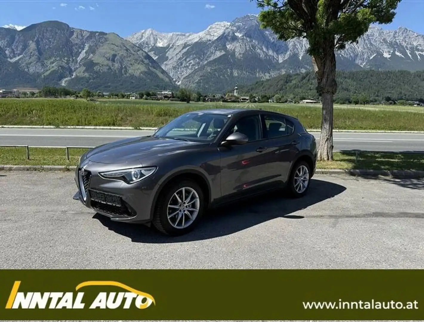 Alfa Romeo Stelvio Super Q4 Grau - 1