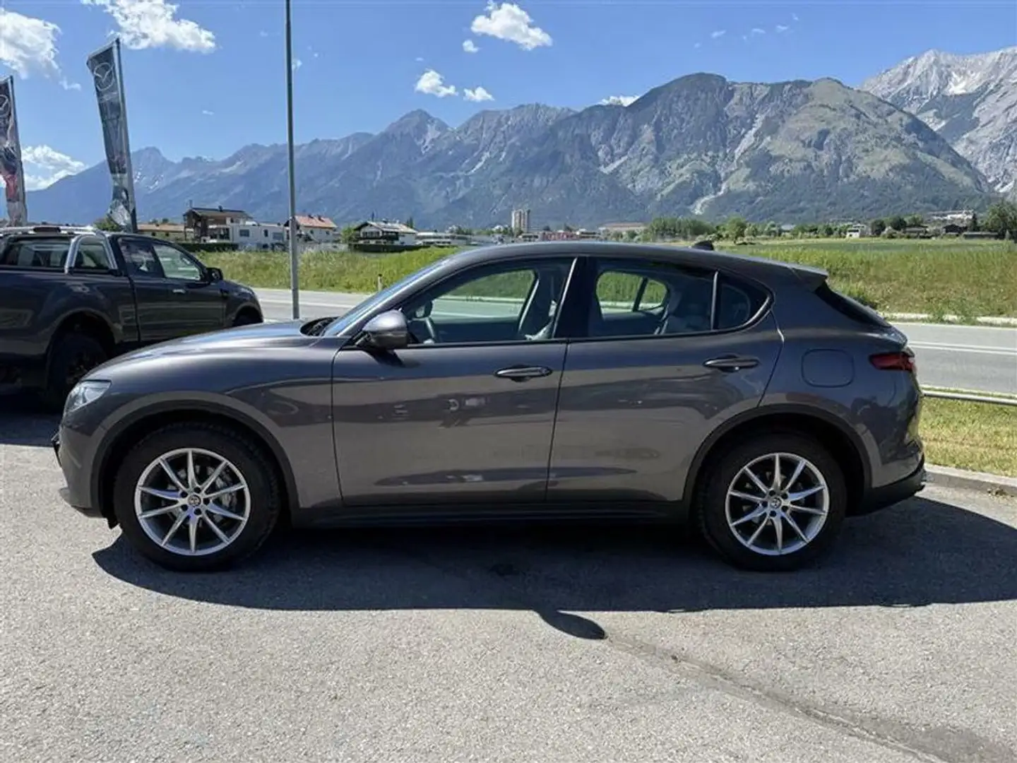 Alfa Romeo Stelvio Super Q4 Grau - 2