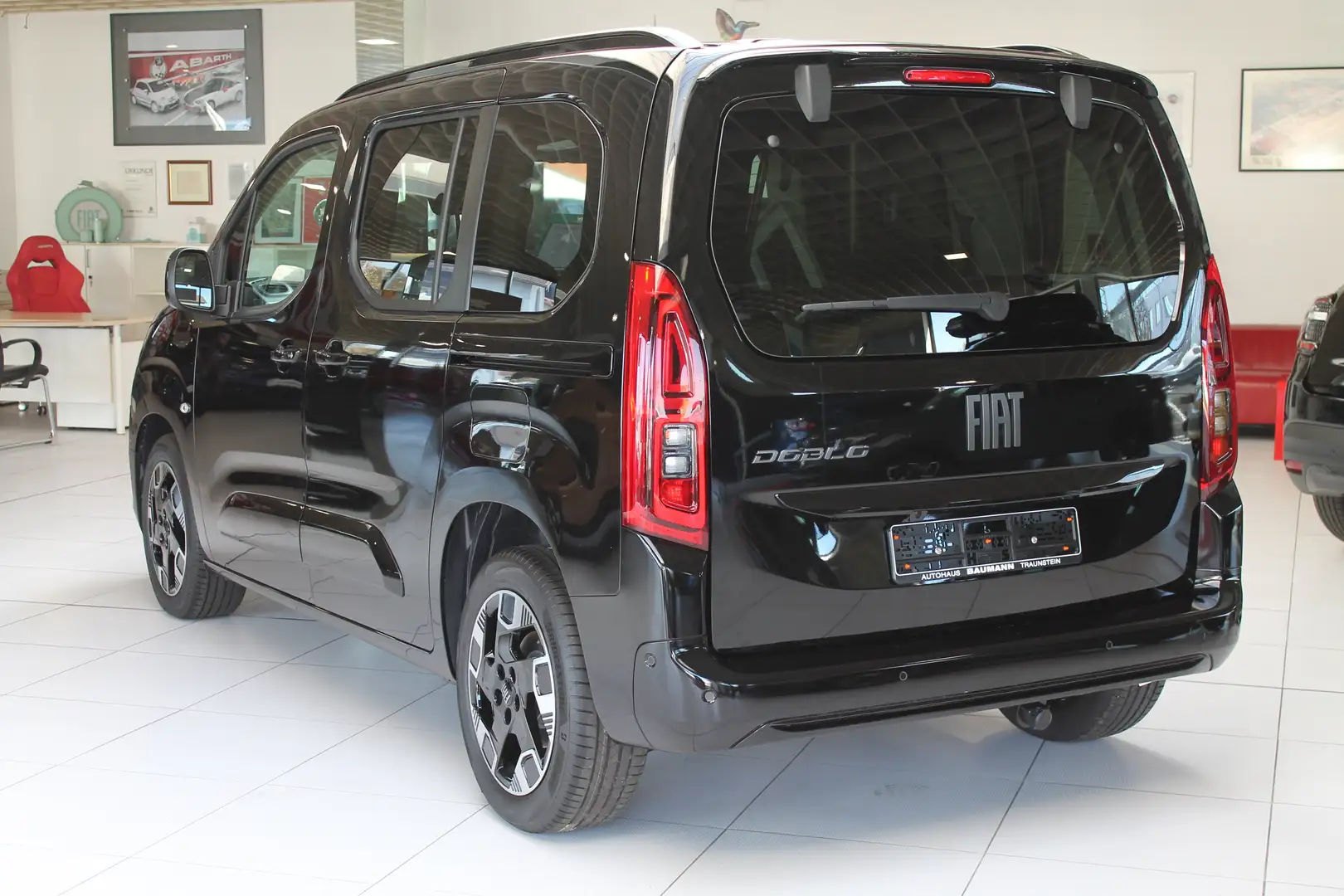 Fiat Doblo Serie 3 Automatik VOLLAUSSTATTUNG Schwarz - 2