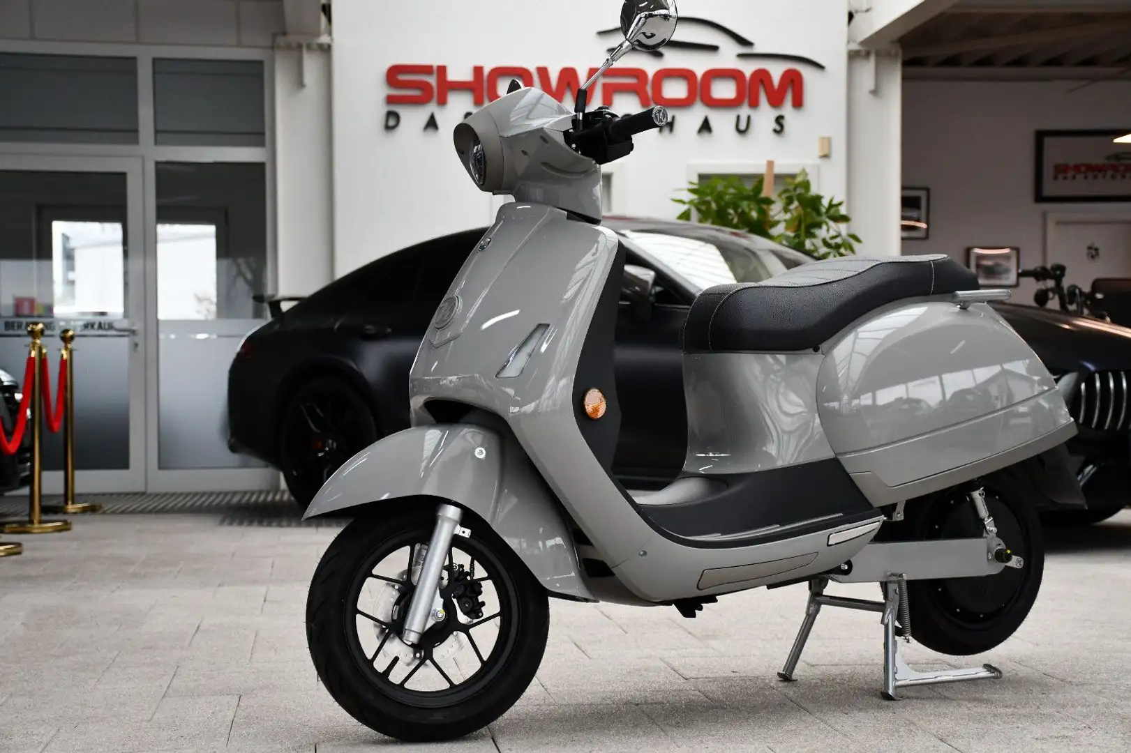 Kumpan Electric 54inspire L1e-B 45 km/h 3,8 kW Elektro-Roller Szürke - 1