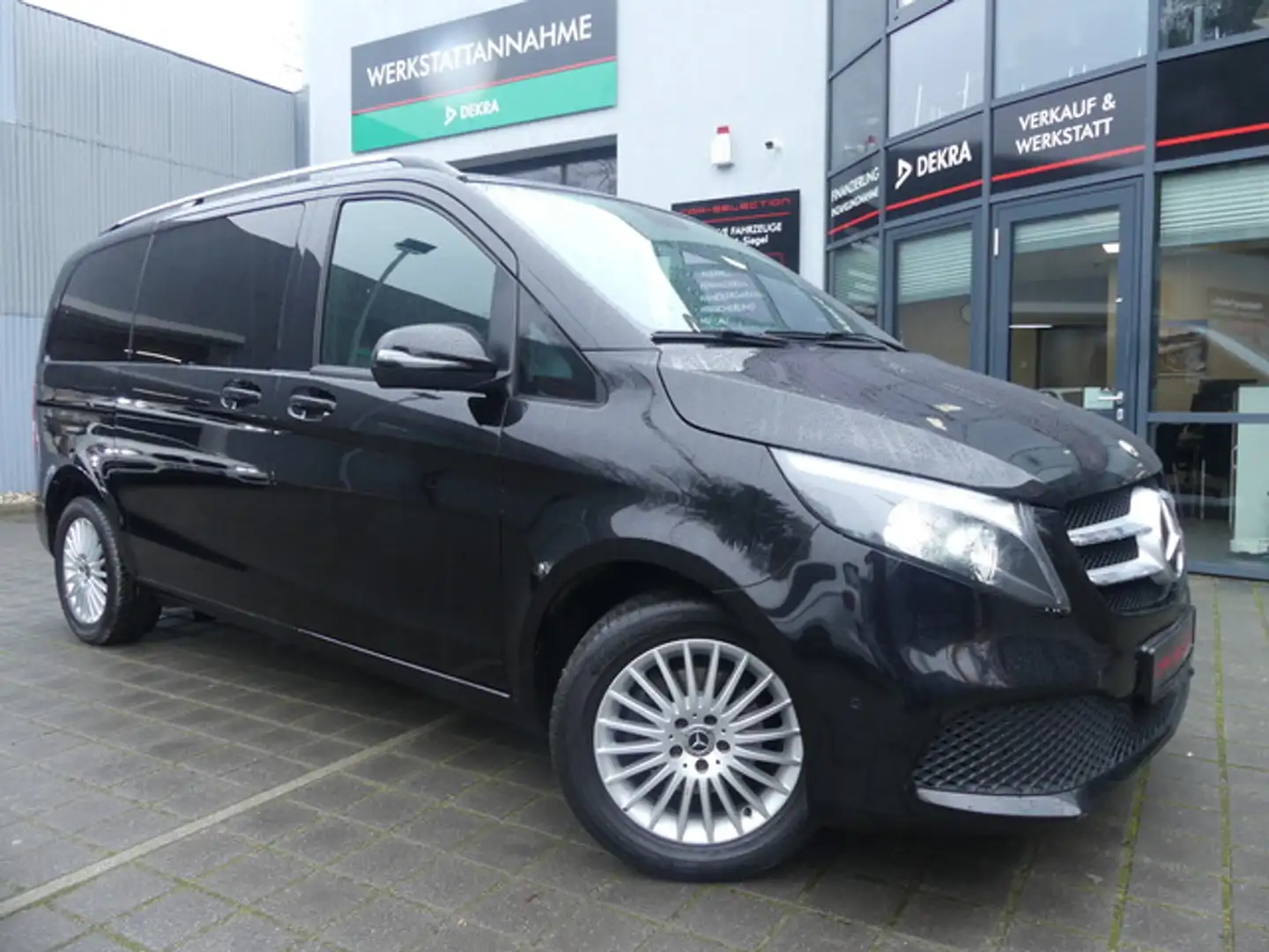 Mercedes-Benz V 220 d RISE kompakt LIEGEPAKET/MBUX/NAVI/KAM Schwarz - 1