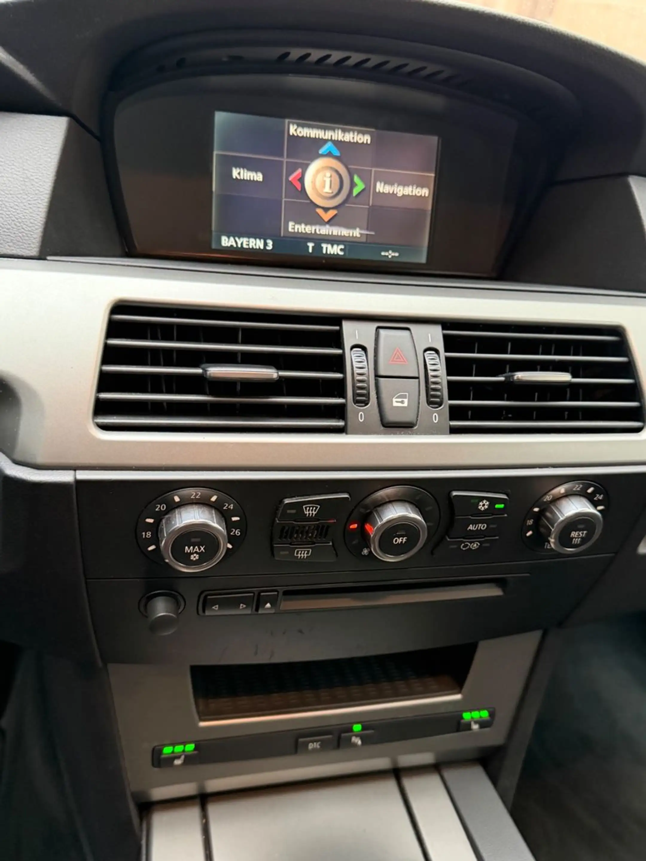 BMW 523 i Lim. E60 1. Hand / Navi / PDC / Xenon / TÜV — photo 8