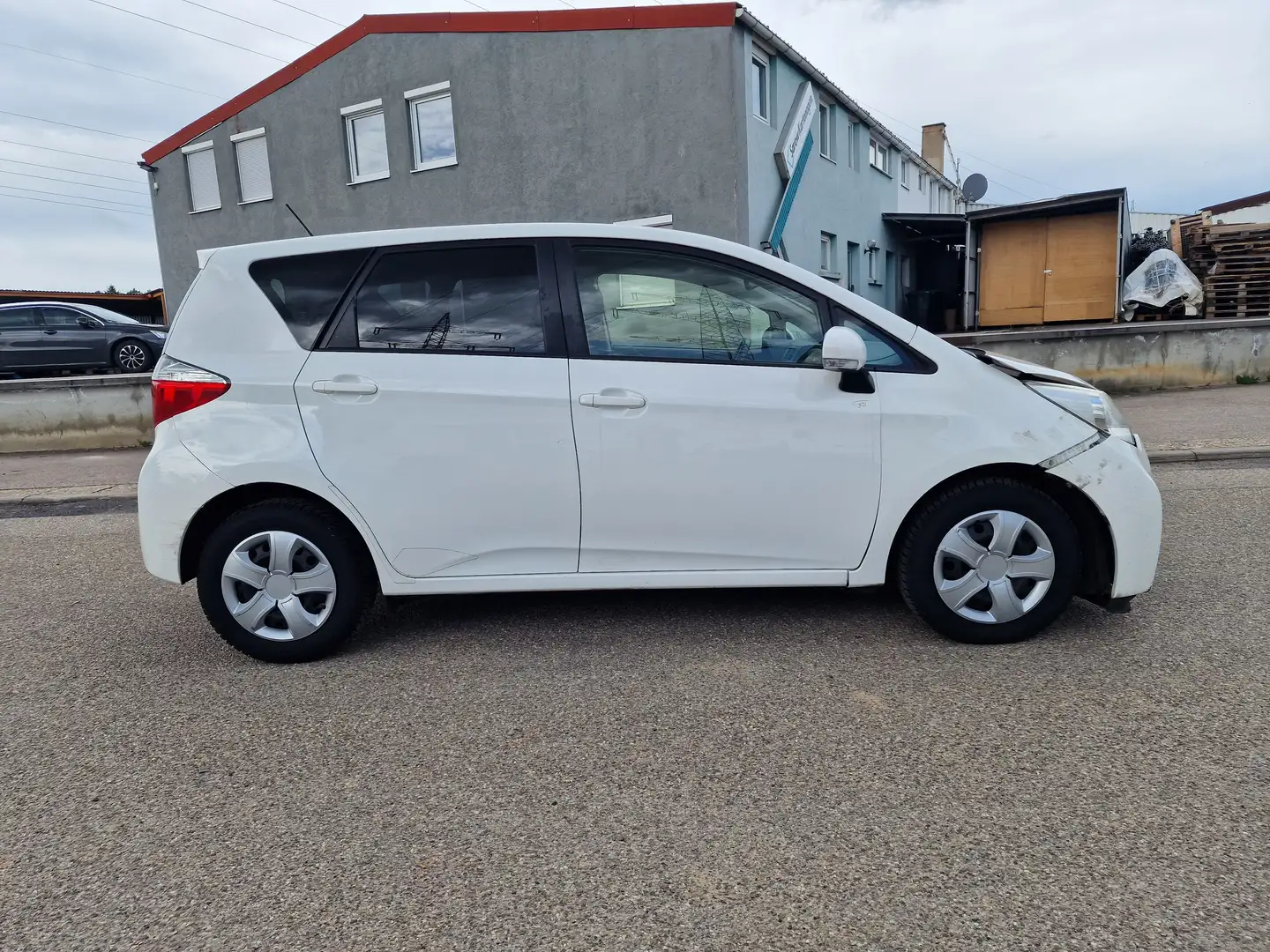 Toyota Verso-S Club Bianco - 1